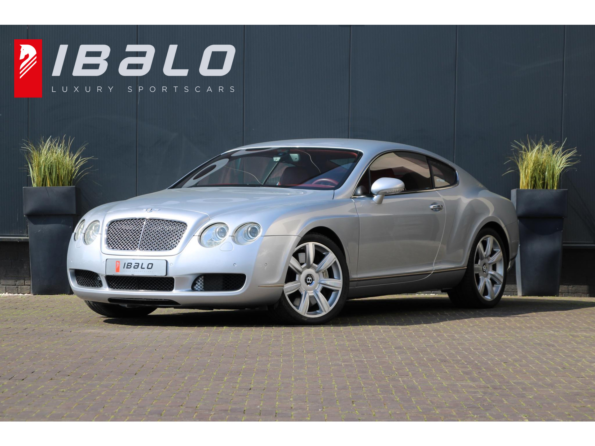Bentley Continental GT W12 560pk | Youngtimer | BTW auto | Lage KM-stand |