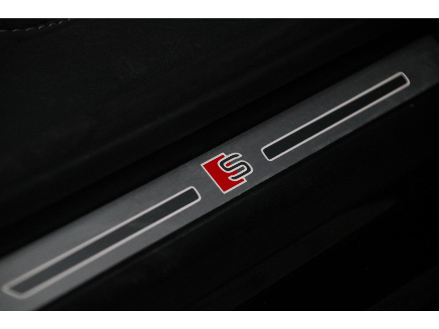 Audi Q7 60 TFSIe Competition | 456pk | S-Stoelen | Trekhaak | BOSE | — foto 42 van 45