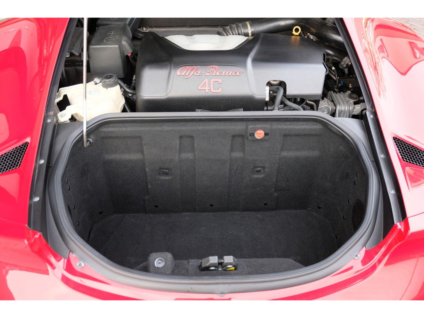 Alfa Romeo 4C Spider 1750TBI TCT - 240pk - Rosso Competizione - — foto 24 van 40