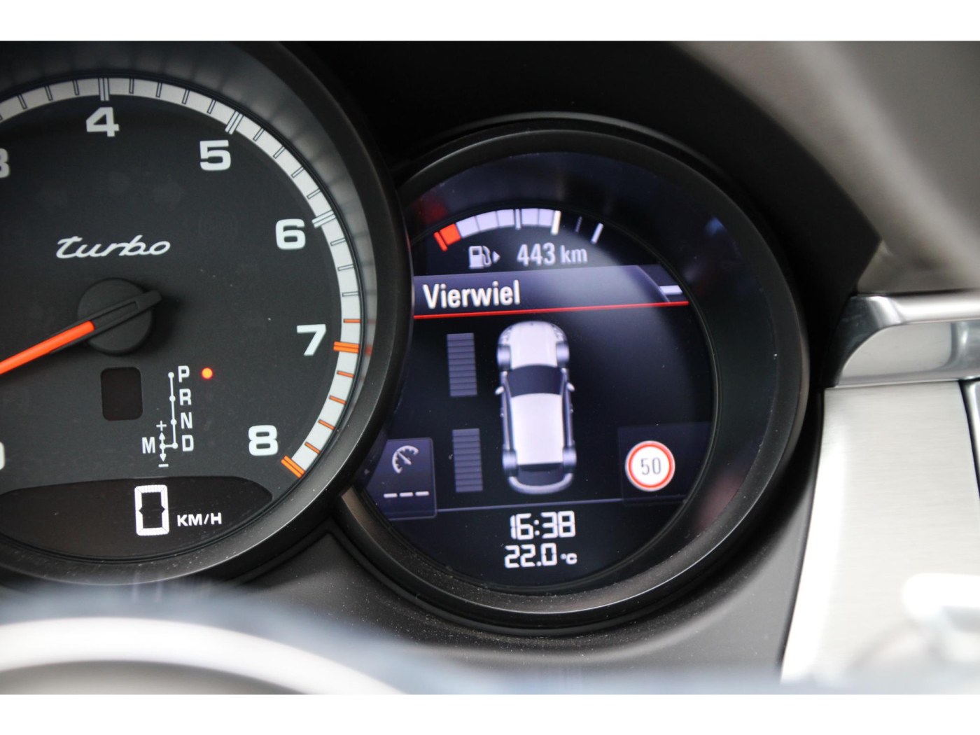 Porsche Macan 3.6 Turbo | 400pk | NL-auto | Trekhaak | ACC | — foto 28 van 41