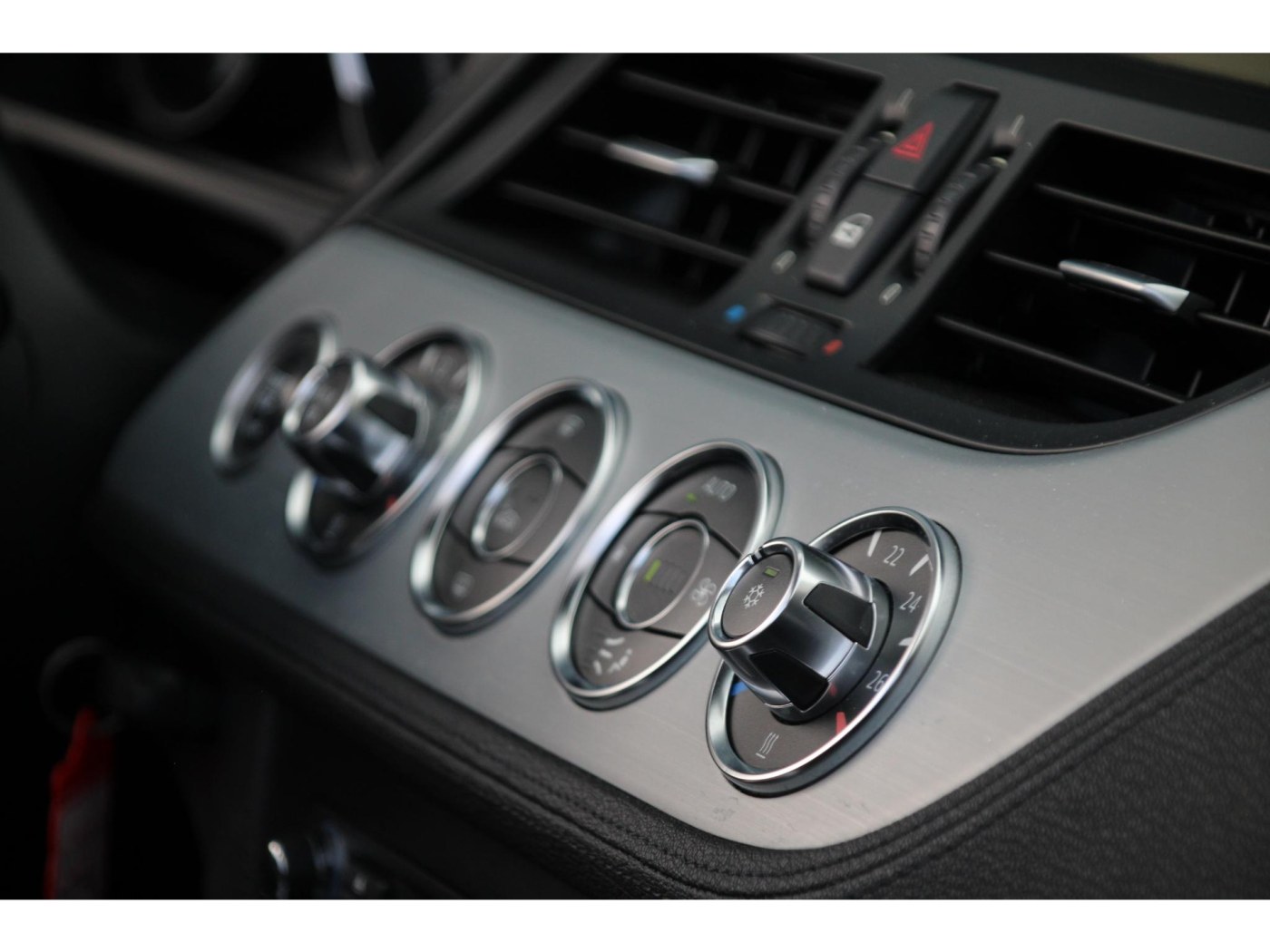 BMW Z4 Roadster sDrive23i | 6-cilinder 204pk | Youngtimer | Zeer luxe | — foto 7 van 35