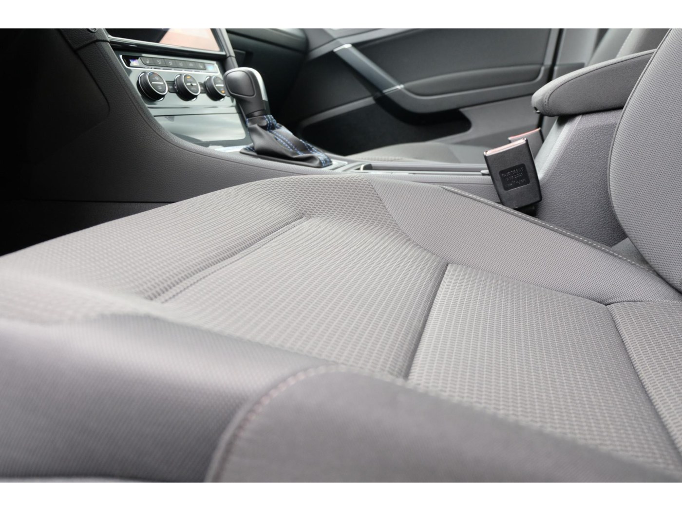 Volkswagen e-Golf E-DITION | BTW-auto | 8% bijtelling | Winterpakket | — foto 16 van 37