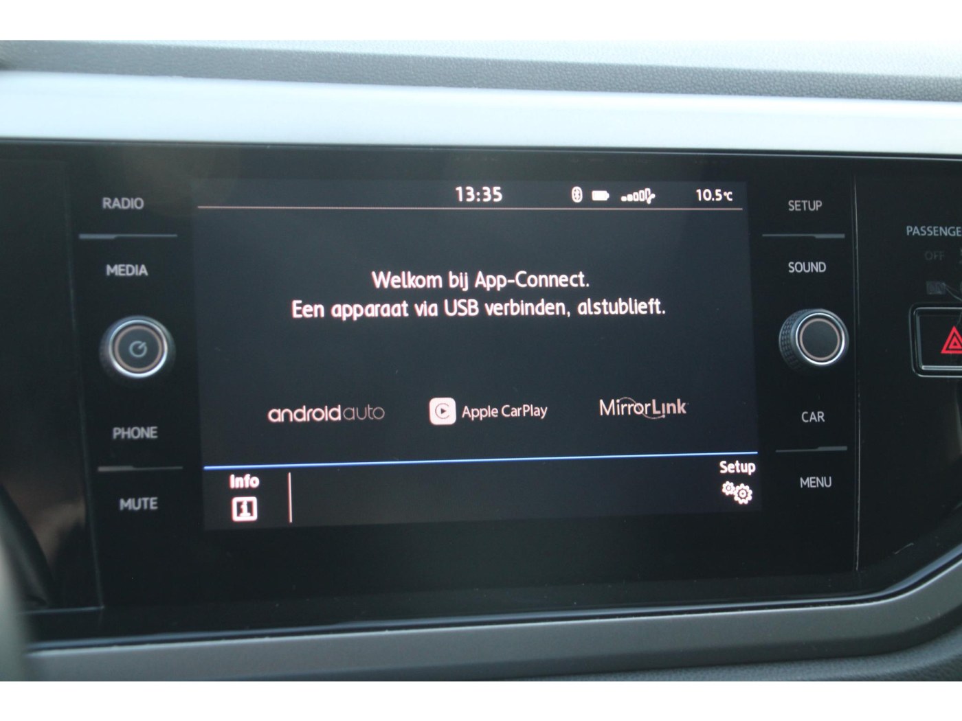Volkswagen Polo 1.0 TSI Comfortline | Adaptive Cruise | Apple Carplay | Deep Black | — foto 19 van 27
