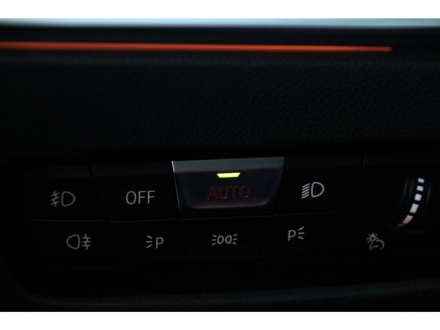 BMW 3-serie Touring 320i M-Sport | Panoramadak | HIFI | BTW-auto | — foto 29 van 39