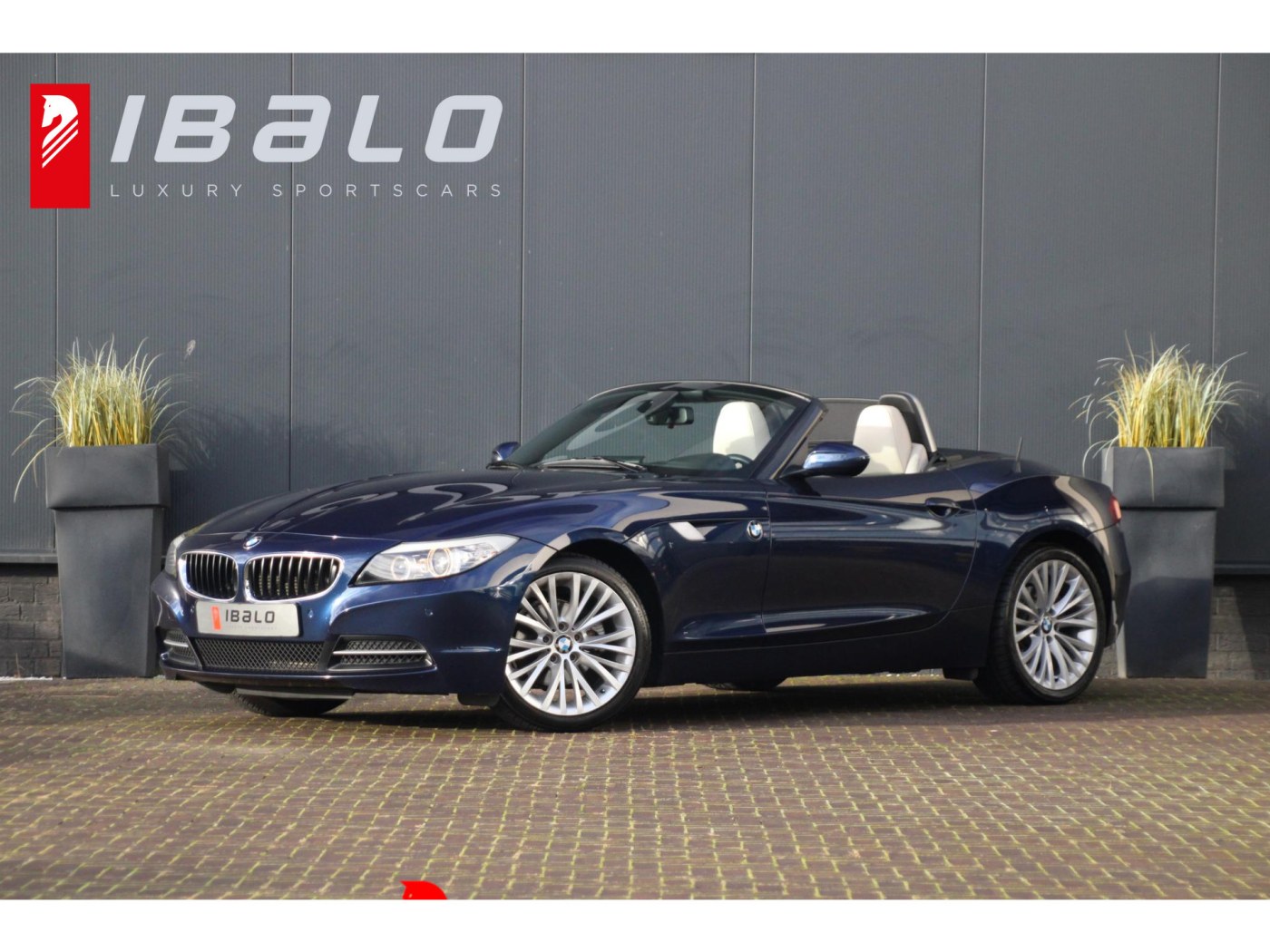 BMW Z4 Roadster sDrive23i | 6-cilinder 204pk | Design Pure White | Zeer luxe | — foto 1 van 33