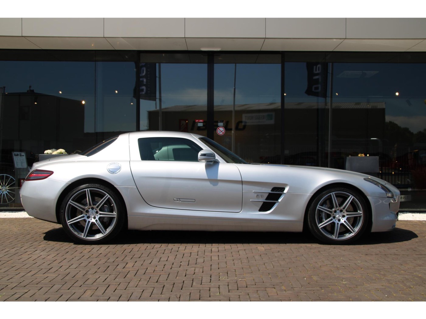 Mercedes-Benz SLS AMG Coupé — foto 23 van 47
