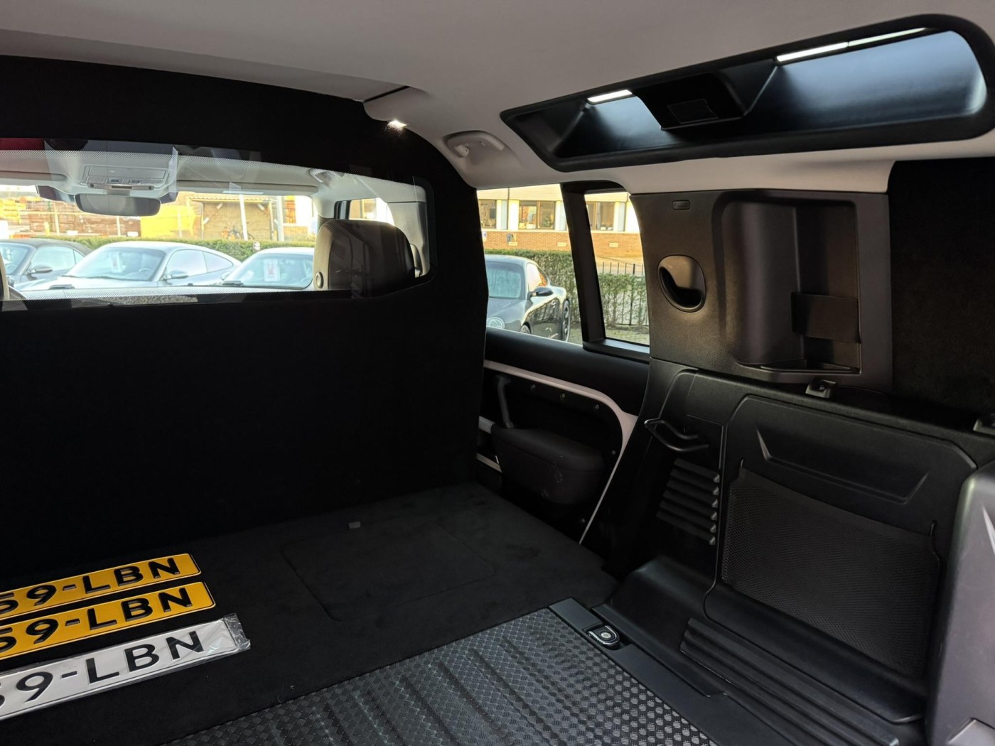 Land Rover Defender 110 D250 MHEV SE | Grijs kenteken | Geen BPM | — foto 49 van 53