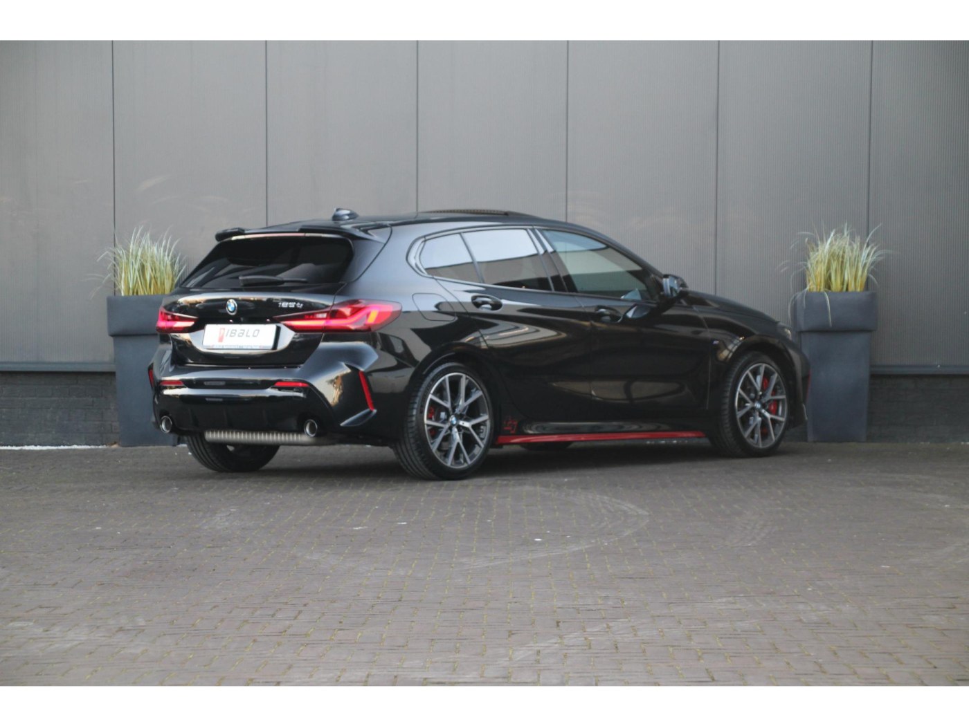 BMW 1-serie 128ti Executive Edition — foto 2 van 39