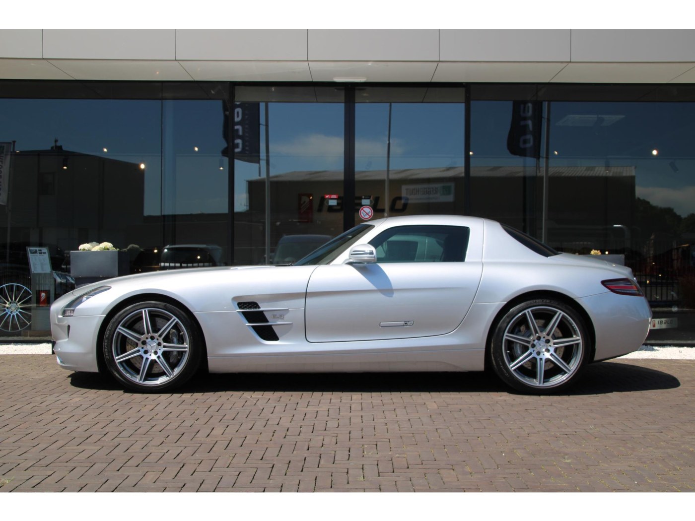 Mercedes-Benz SLS AMG Coupé — foto 22 van 47