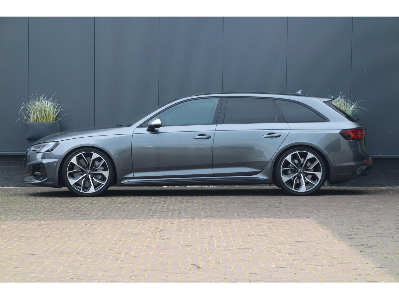 Audi RS4 Avant 2.9 TFSI quattro | Keramisch | HUD | B&O | Carbon | — foto 17 van 67