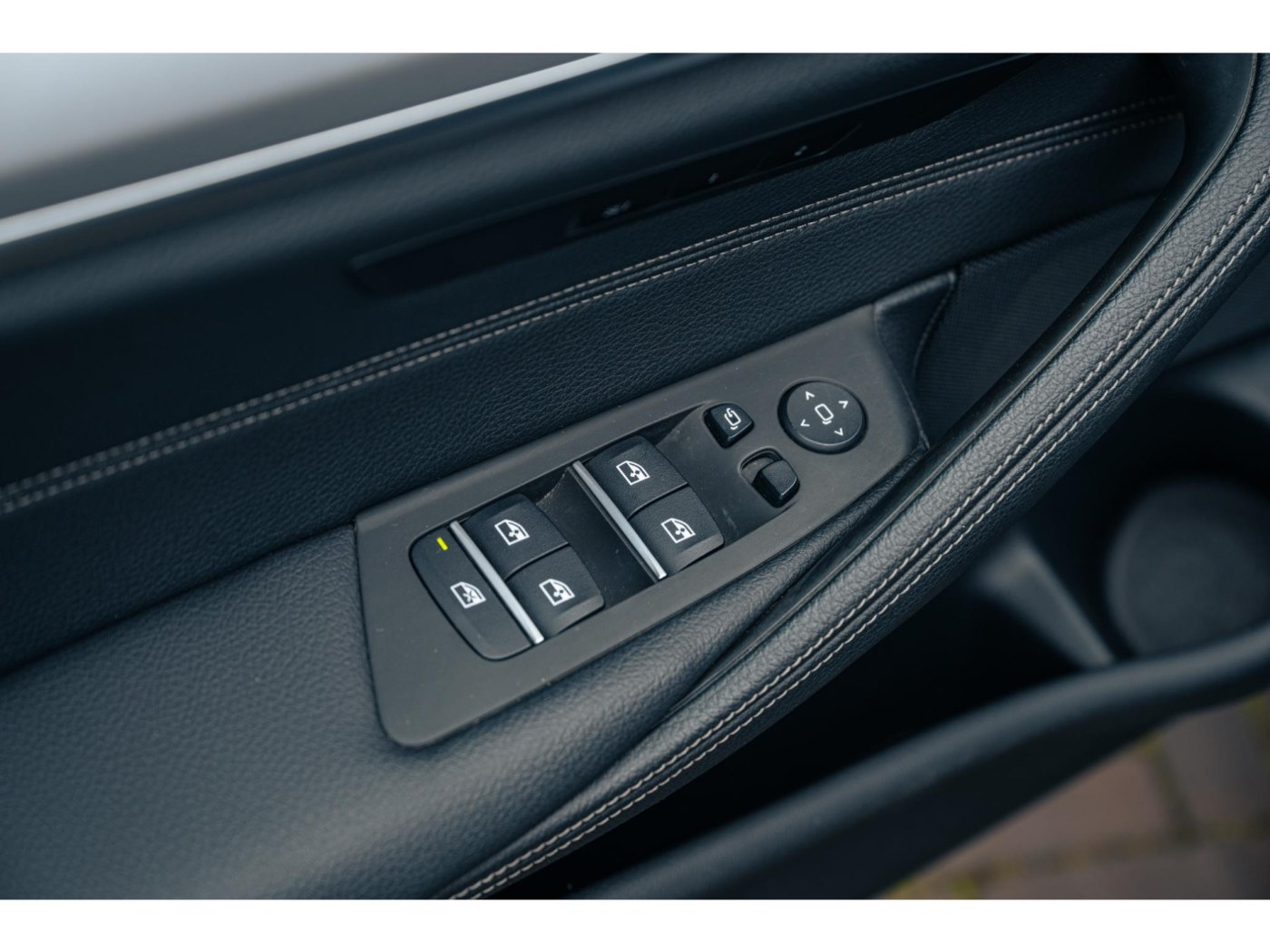 BMW 5-serie Touring 530e High Executive — foto 28 van 54