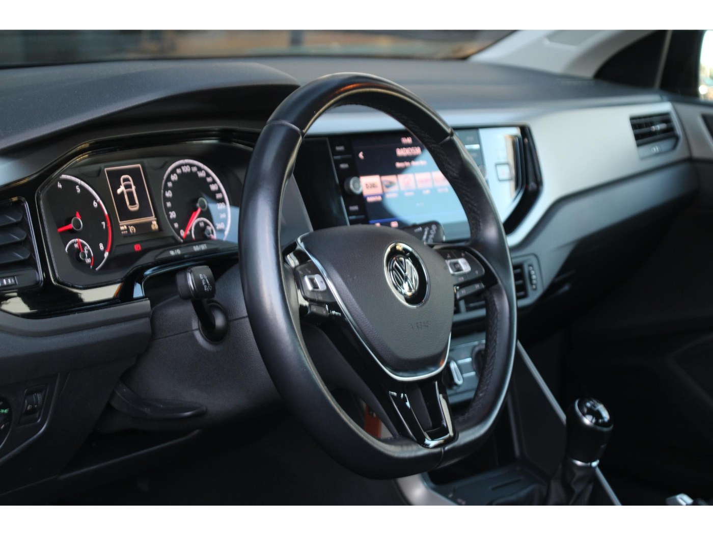 Volkswagen Polo 1.0 TSI Comfortline | Adaptive Cruise | Apple Carplay | Deep Black | — foto 9 van 27