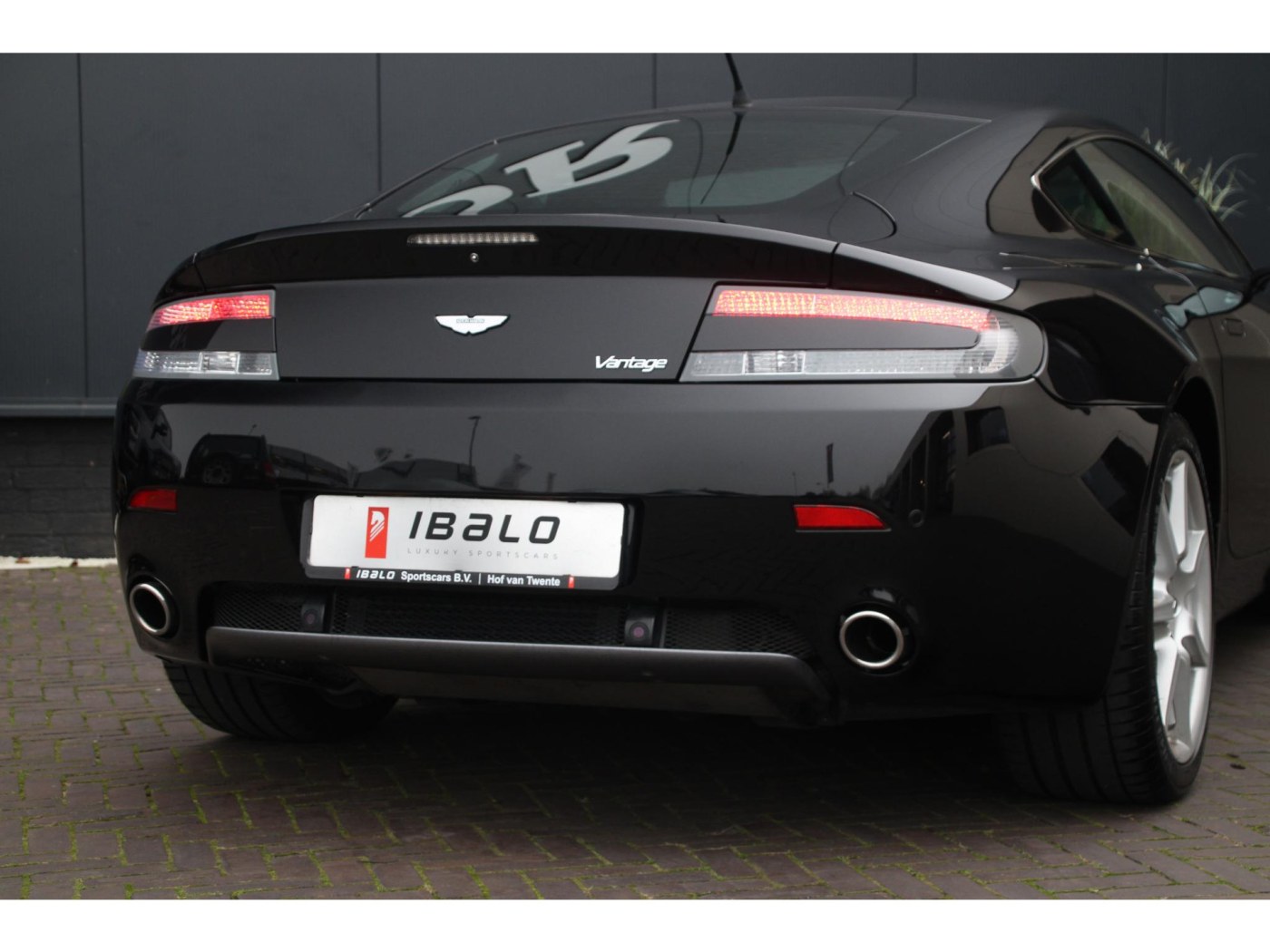 Aston Martin V8 Vantage V8 | NL-auto | Handbak 6 | 2e eigenaar | — foto 38 van 49