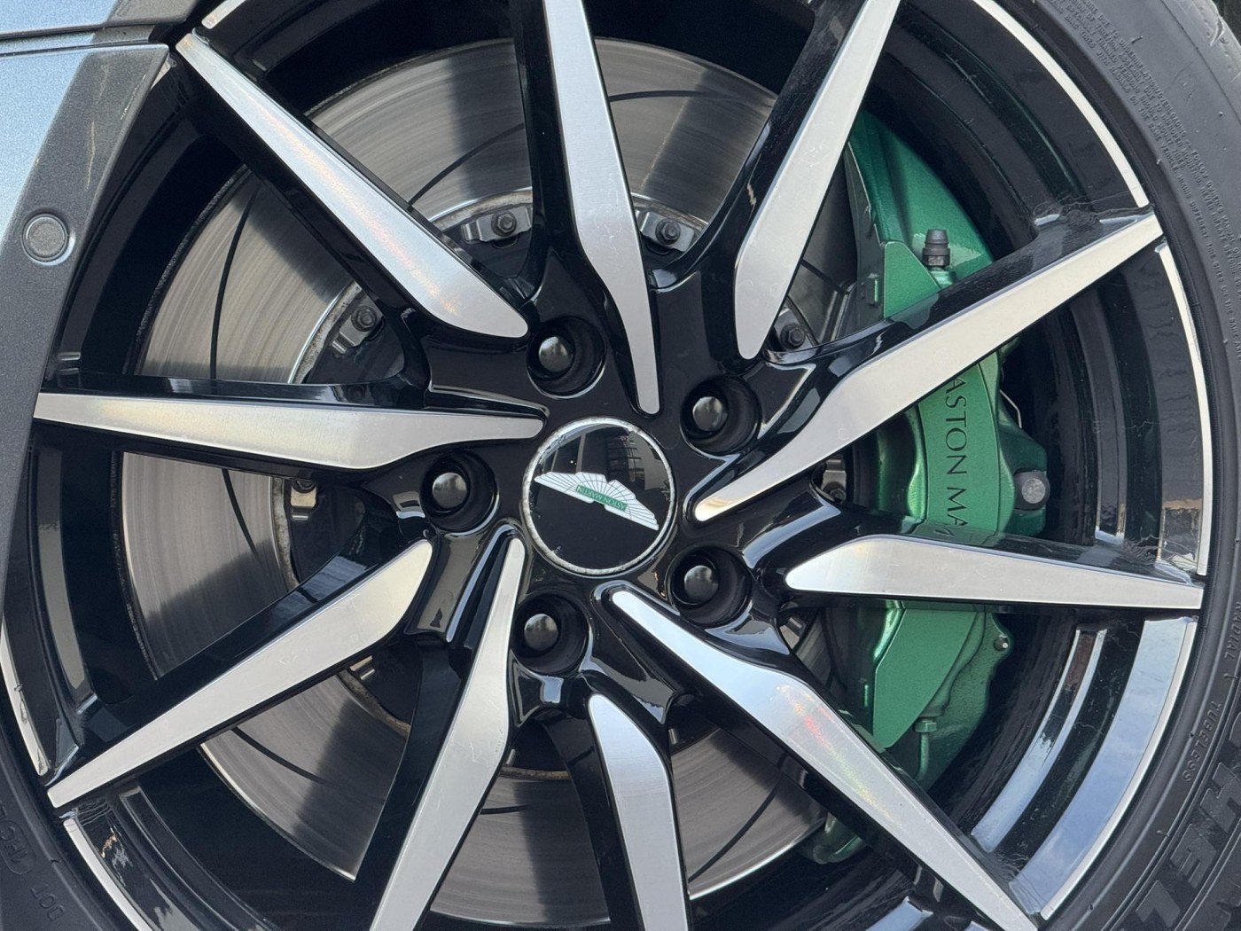 Aston Martin DB11 5.2 V12 | NL-auto | Dealer Onderh | PPF | — foto 8 van 49