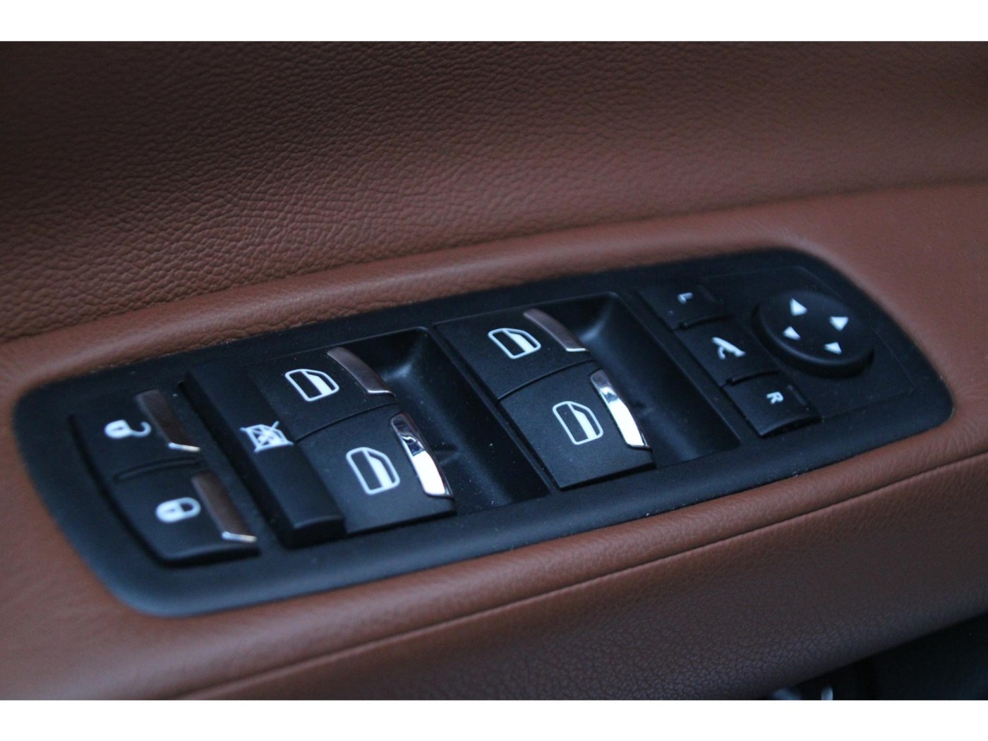 Maserati Quattroporte 3.8 V8 GTS | 530pk |  BTW | Schuifdak | B&W Audio | — foto 22 van 42
