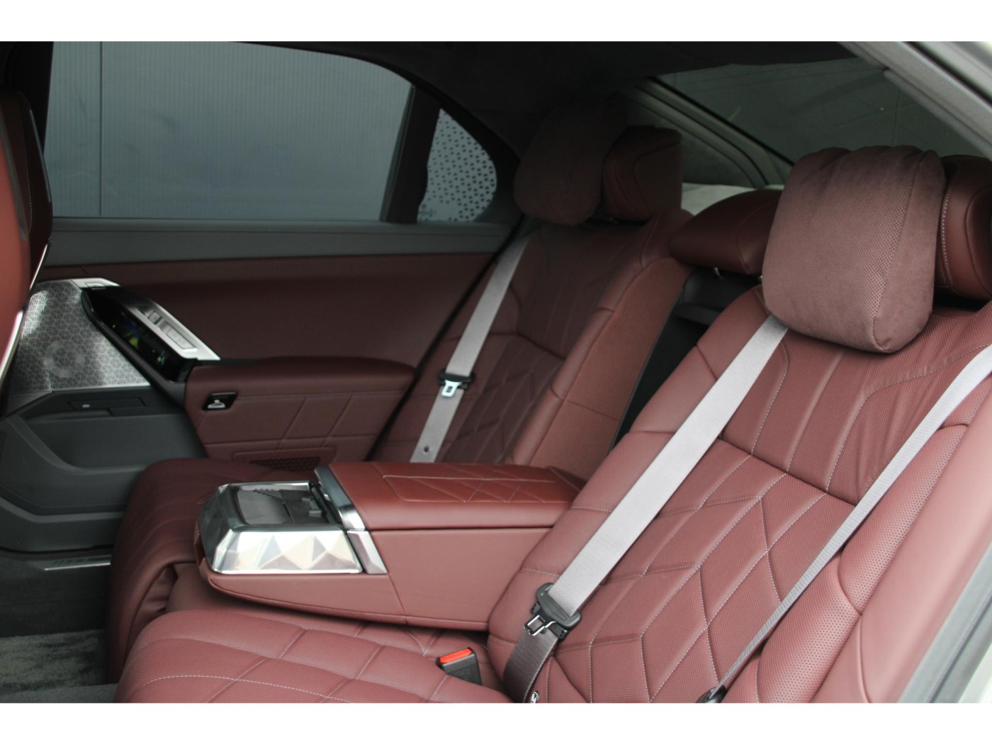 BMW 7-serie M760e xDrive | M-Sport Pro | Executive Lounge | — foto 25 van 43