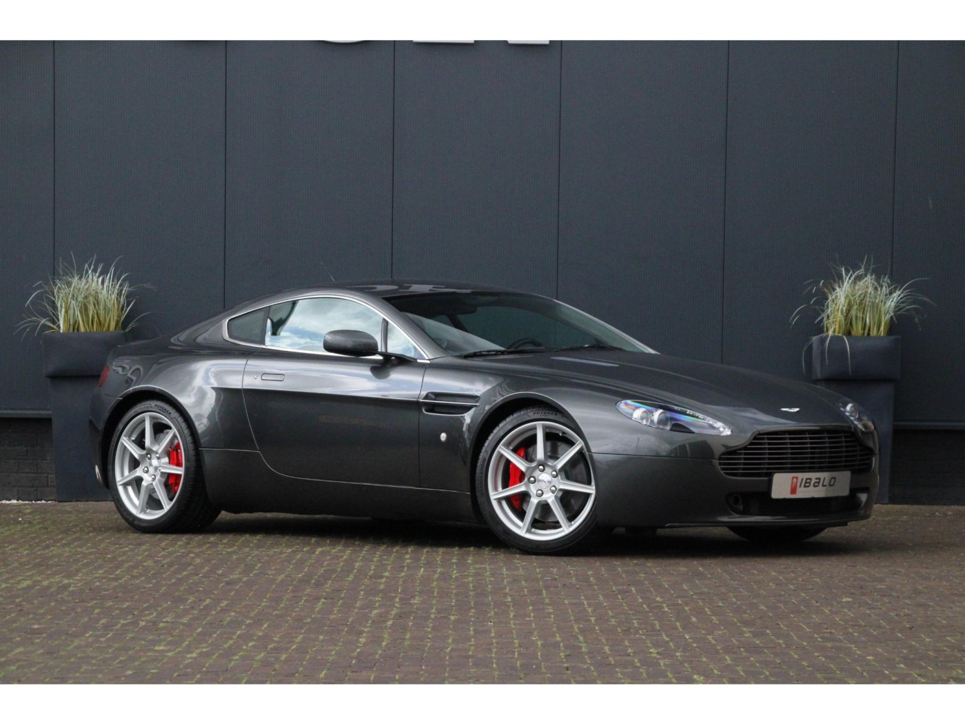 Aston Martin V8 Vantage | Handbak 6 | Youngtimer | BTW-auto | — foto 21 van 45