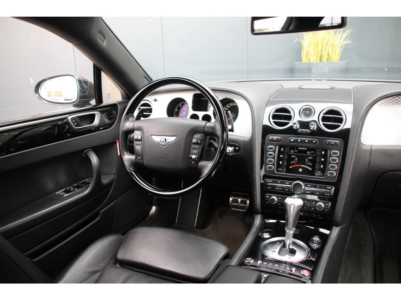 Bentley Continental Flying Spur W12 560pk | Youngtimer | BTW auto | Nieuwstaat | — foto 3 van 44