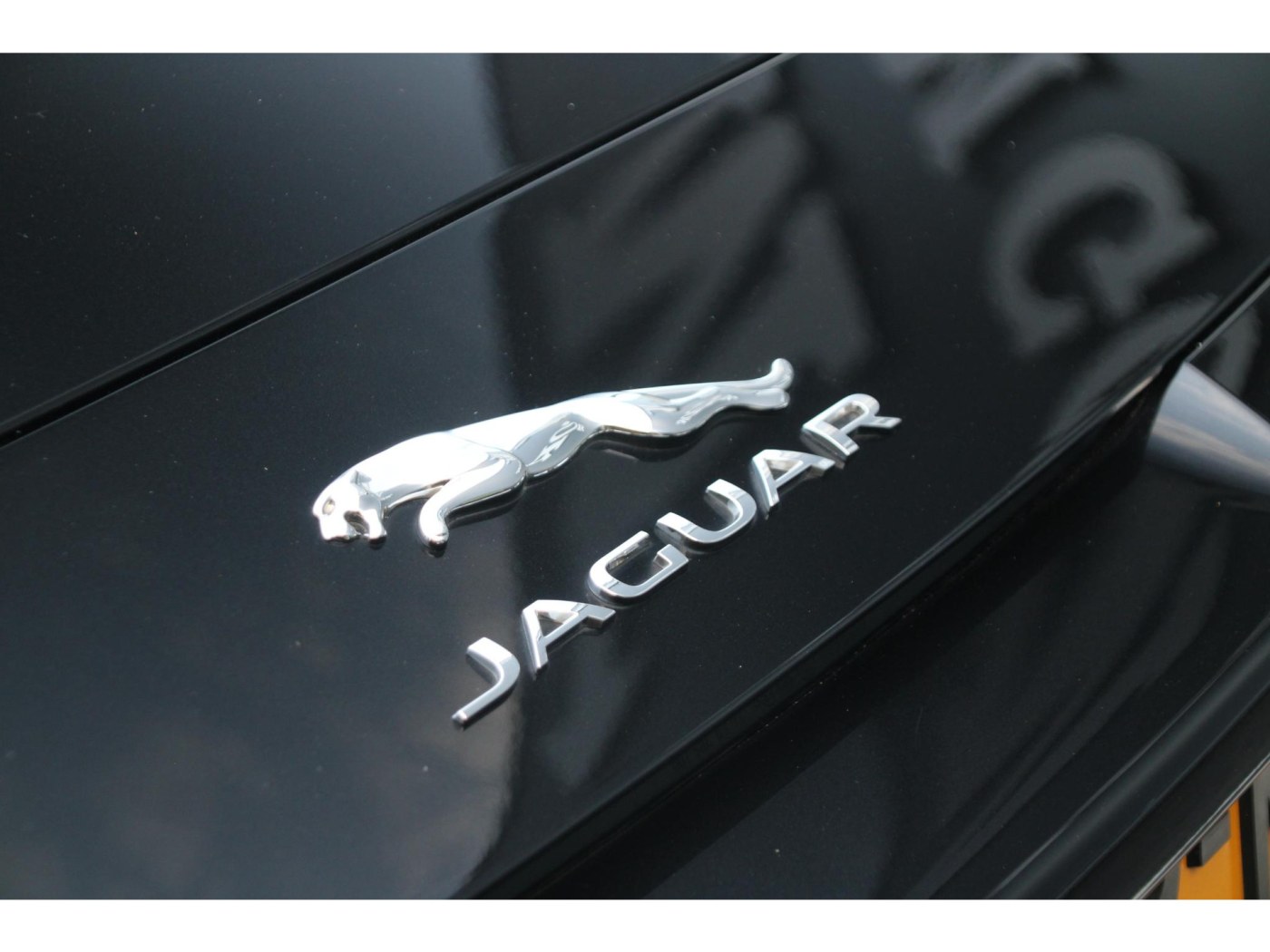 Jaguar F-Type P340 R-Dynamic | NL-auto | Drive pack | 20 inch | — foto 27 van 50