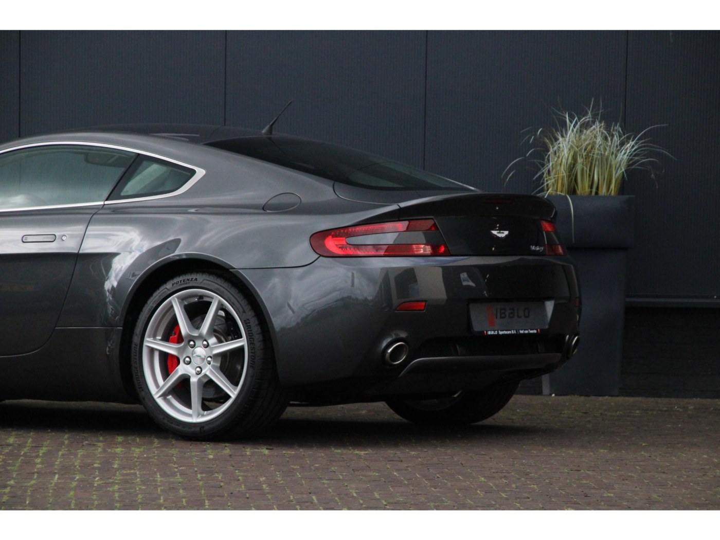 Aston Martin V8 Vantage | Handbak 6 | Youngtimer | BTW-auto | — foto 25 van 45