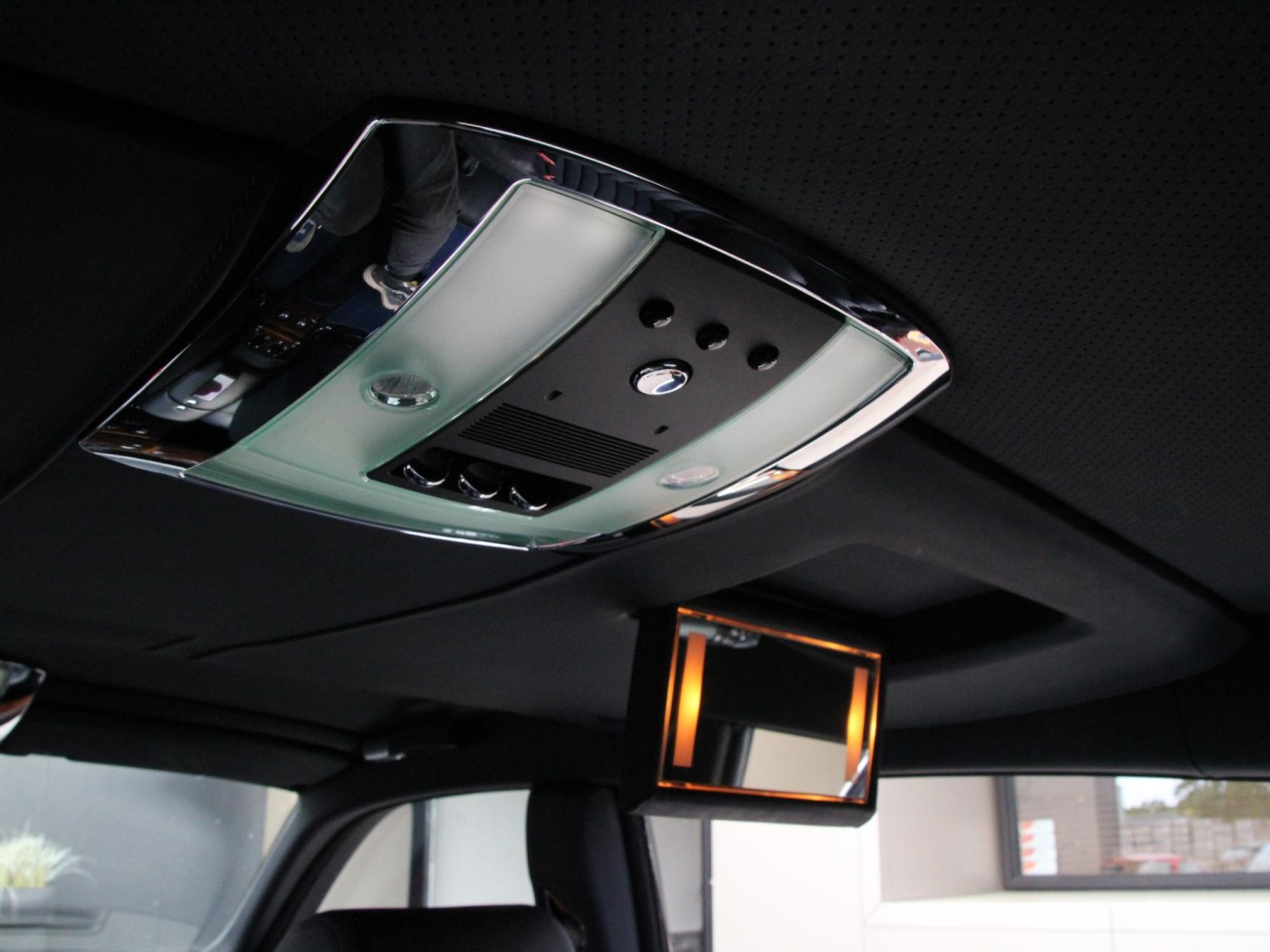 Rolls-Royce Phantom VII 6.75 EWB | Power Close Doors | — foto 83 van 102