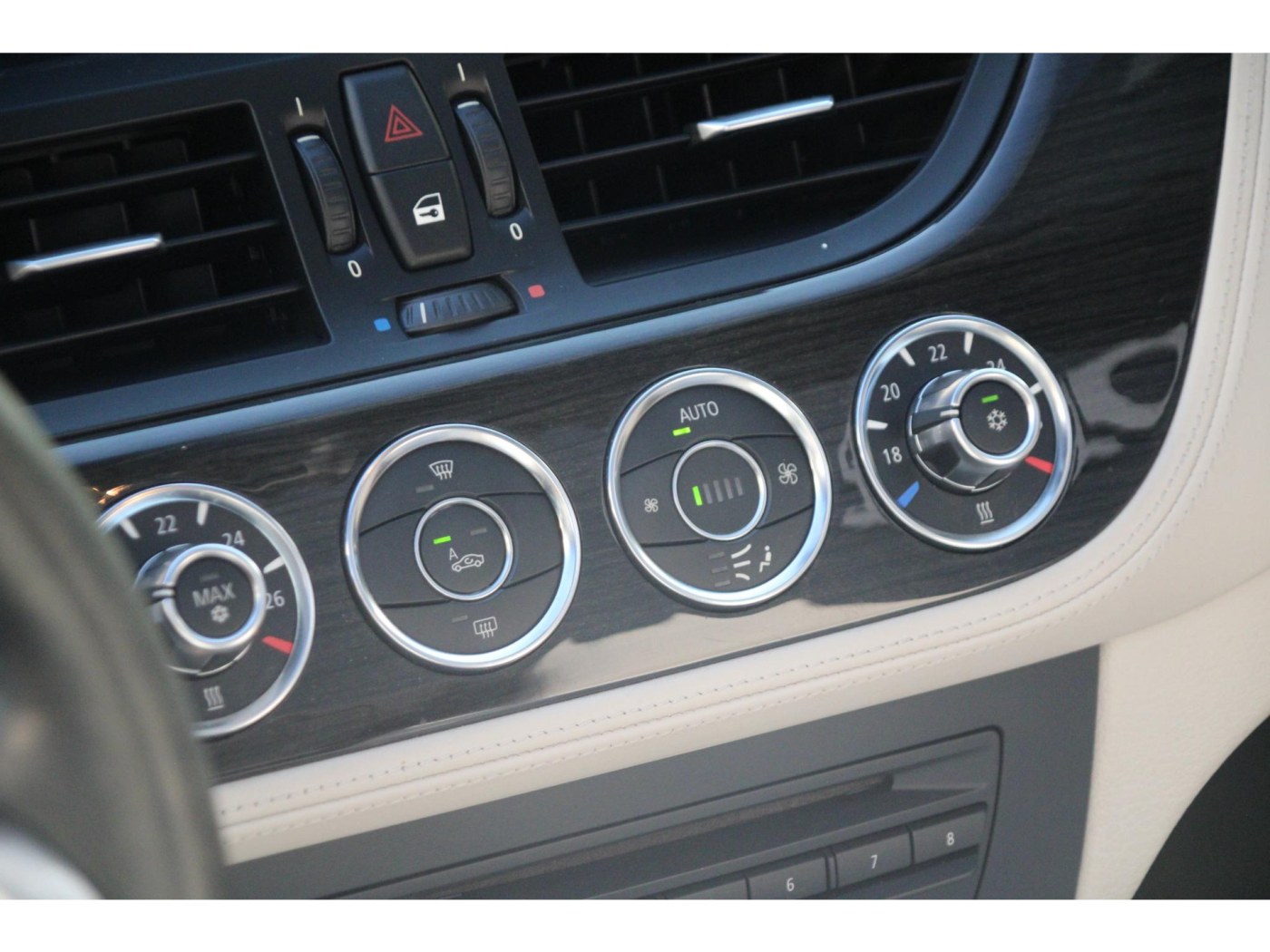 BMW Z4 Roadster sDrive23i | 6-cilinder 204pk | Design Pure White | Zeer luxe | — foto 29 van 33
