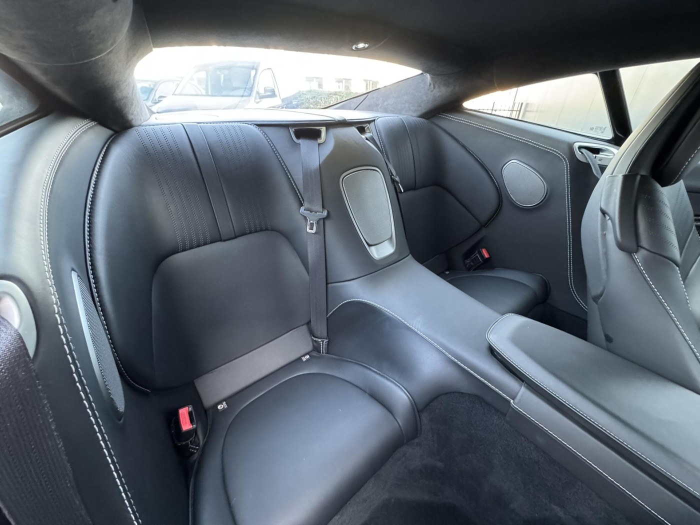 Aston Martin DB11 5.2 V12 | NL-auto | Dealer Onderh | PPF | — foto 42 van 49