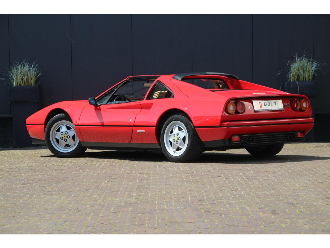 Ferrari 328 GTS | Volledige Ferrari-map | pirelli banden | — foto 25 van 60
