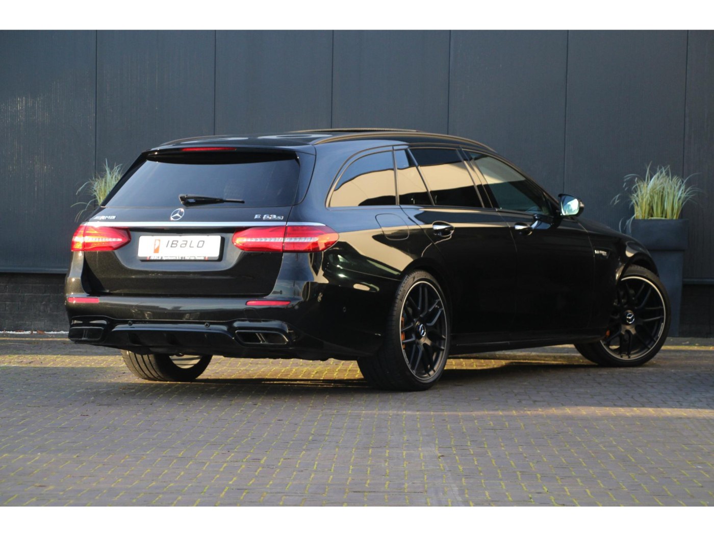 Mercedes-Benz E-klasse E63 AMG S Estate | 4MATIC+ | Keramisch | Burmester | — foto 2 van 41