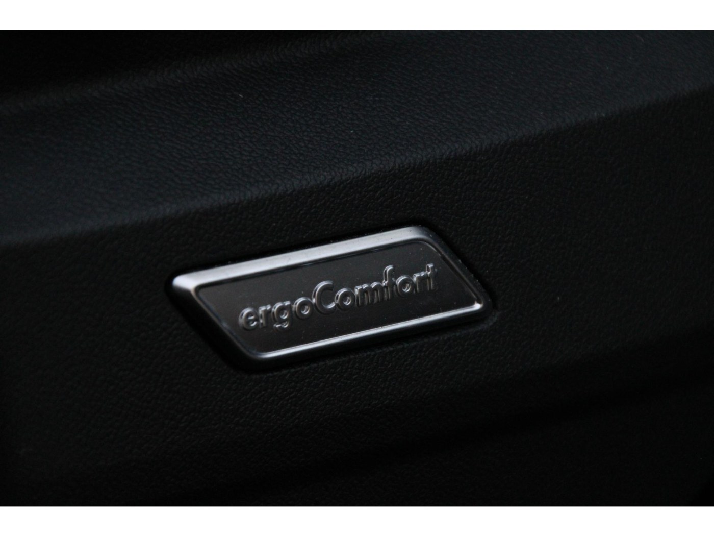 Volkswagen Touareg R 4Motion | 462pk | Massage | Nachtzicht | — foto 38 van 64