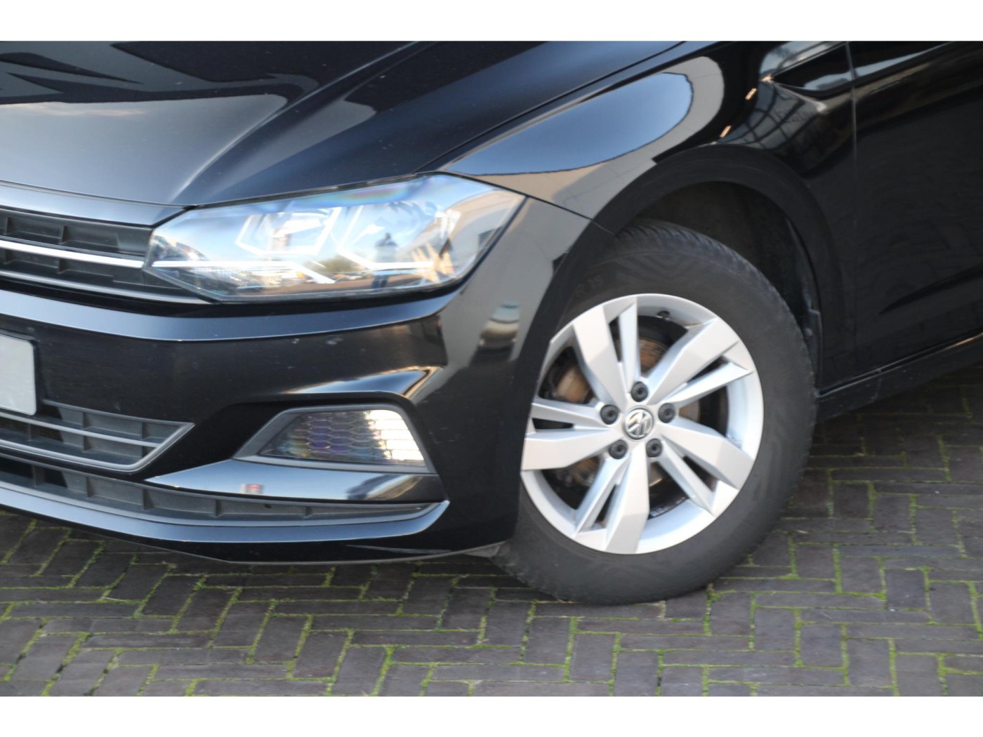 Volkswagen Polo 1.0 TSI Comfortline | Adaptive Cruise | Apple Carplay | Deep Black | — foto 23 van 27