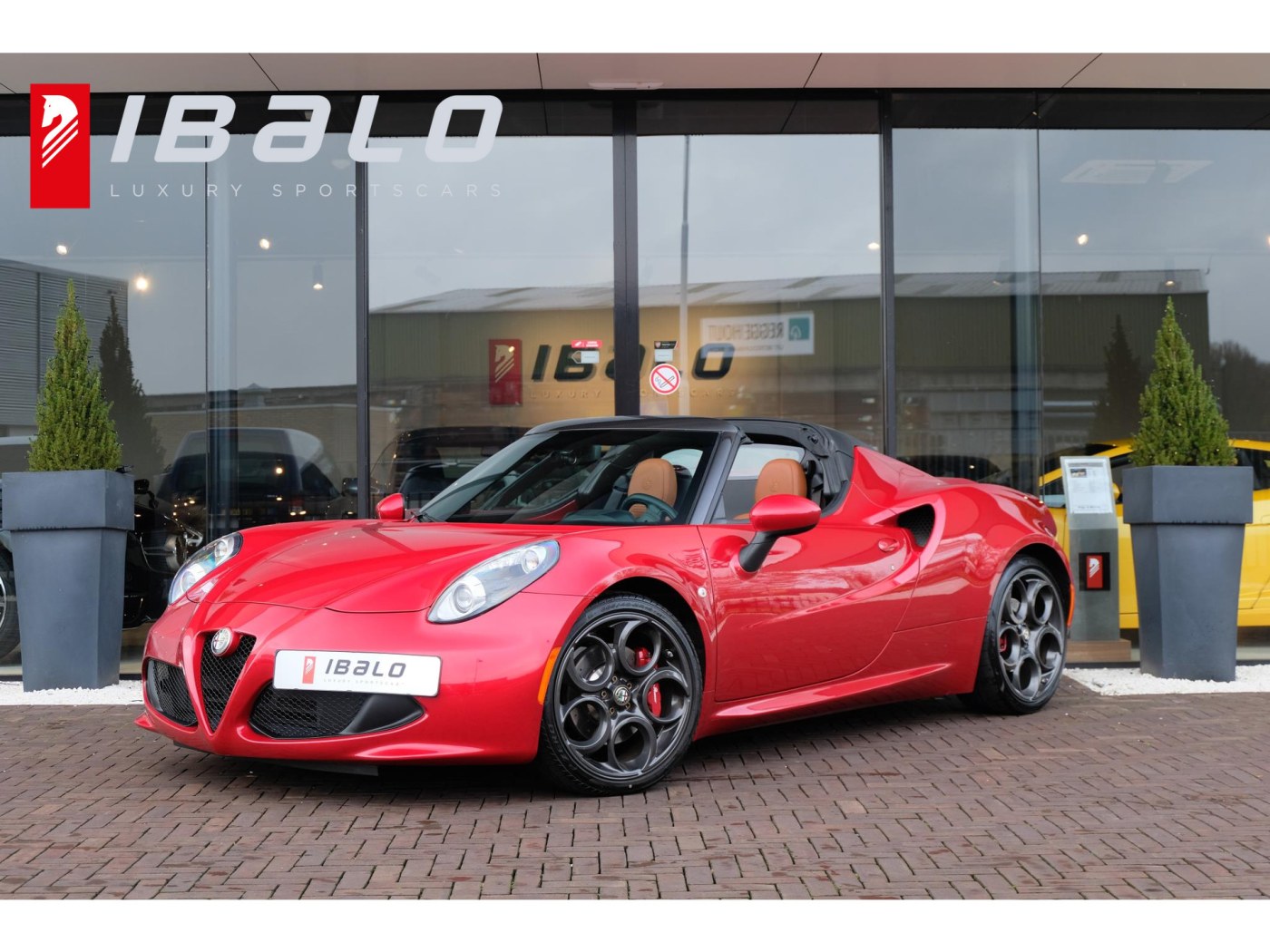 Alfa Romeo 4C Spider 1750TBI TCT - 240pk - Rosso Competizione - — foto 1 van 40