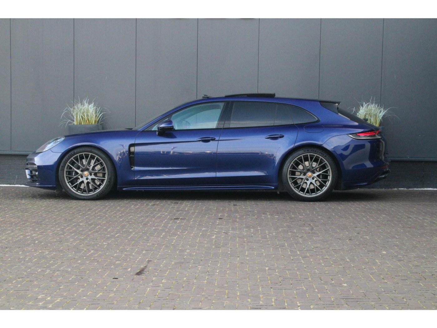 Porsche Panamera ST 4S E-Hybrid | PDCC | Achteras sturing | 560pk | — foto 30 van 59