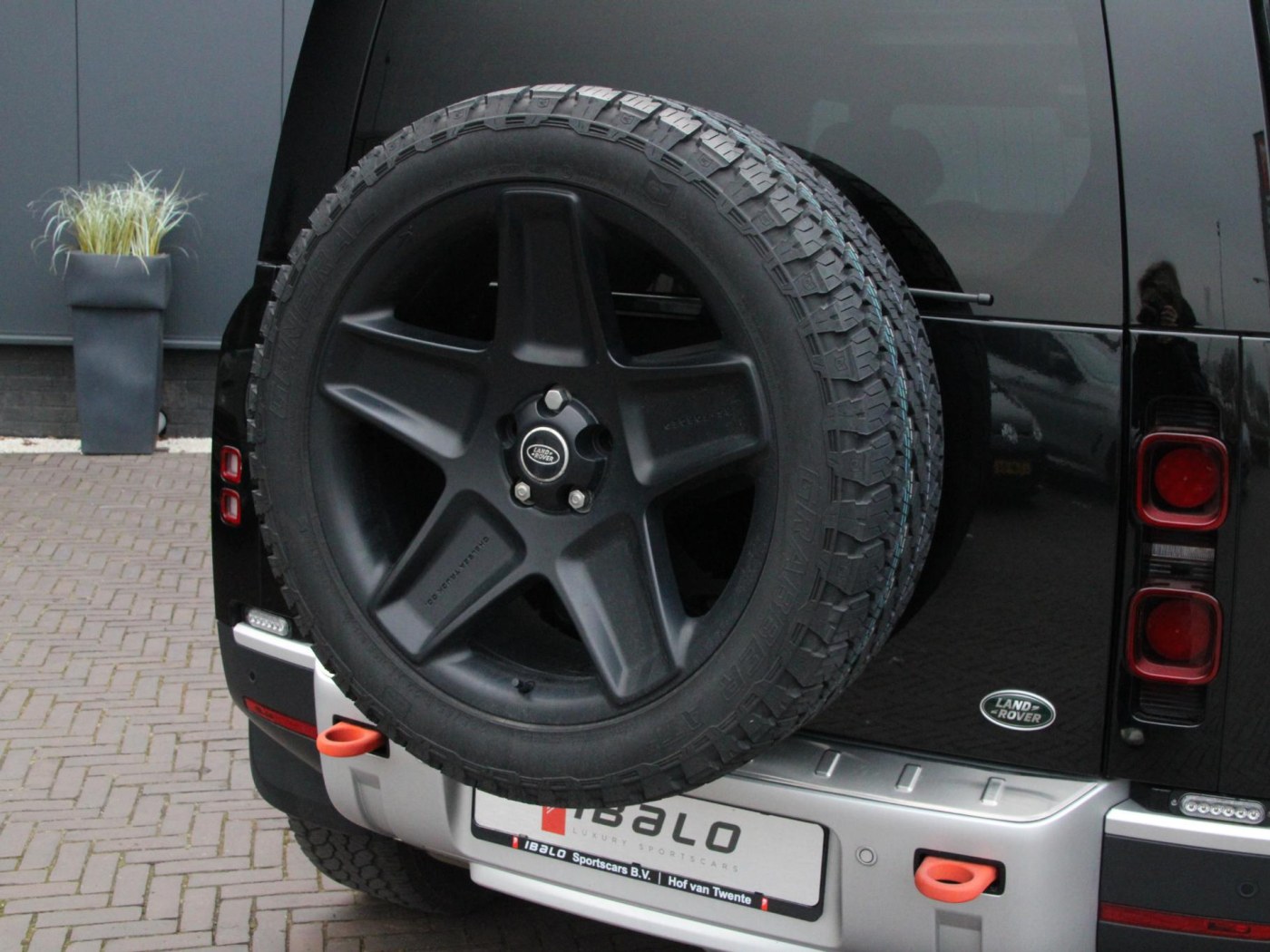 Land Rover Defender 3.0 D250 110 MHEV X-Dynamic HSE — foto 17 van 38