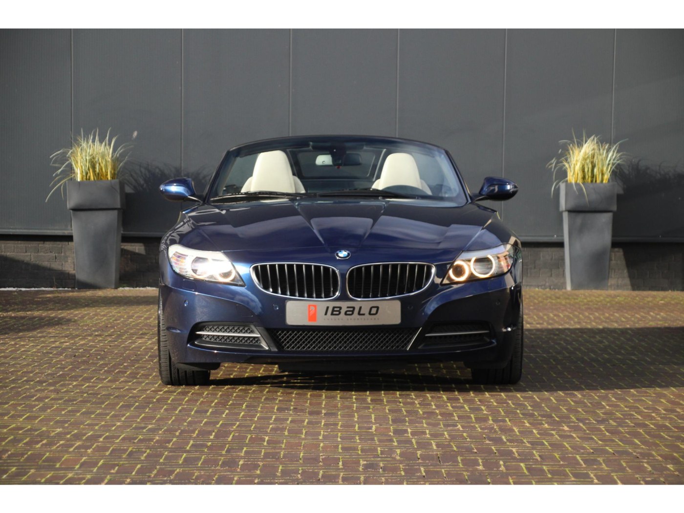 BMW Z4 Roadster sDrive23i | 6-cilinder 204pk | Design Pure White | Zeer luxe | — foto 9 van 33