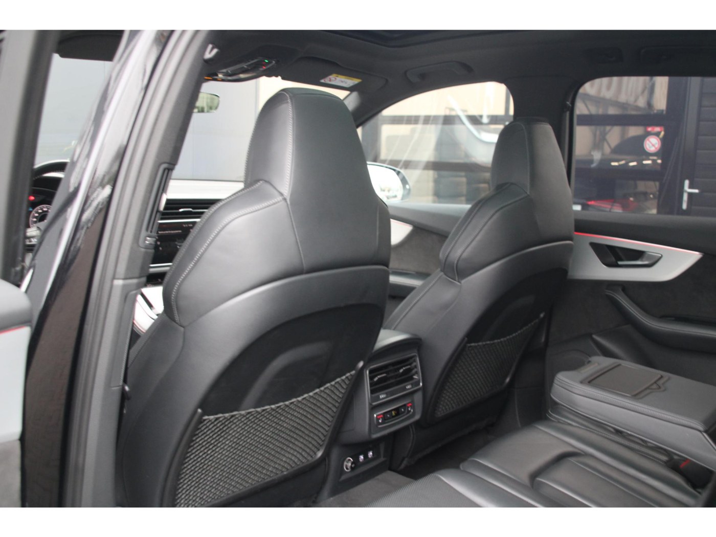 Audi Q7 60 TFSIe Competition | 456pk | S-Stoelen | Trekhaak | BOSE | — foto 33 van 45