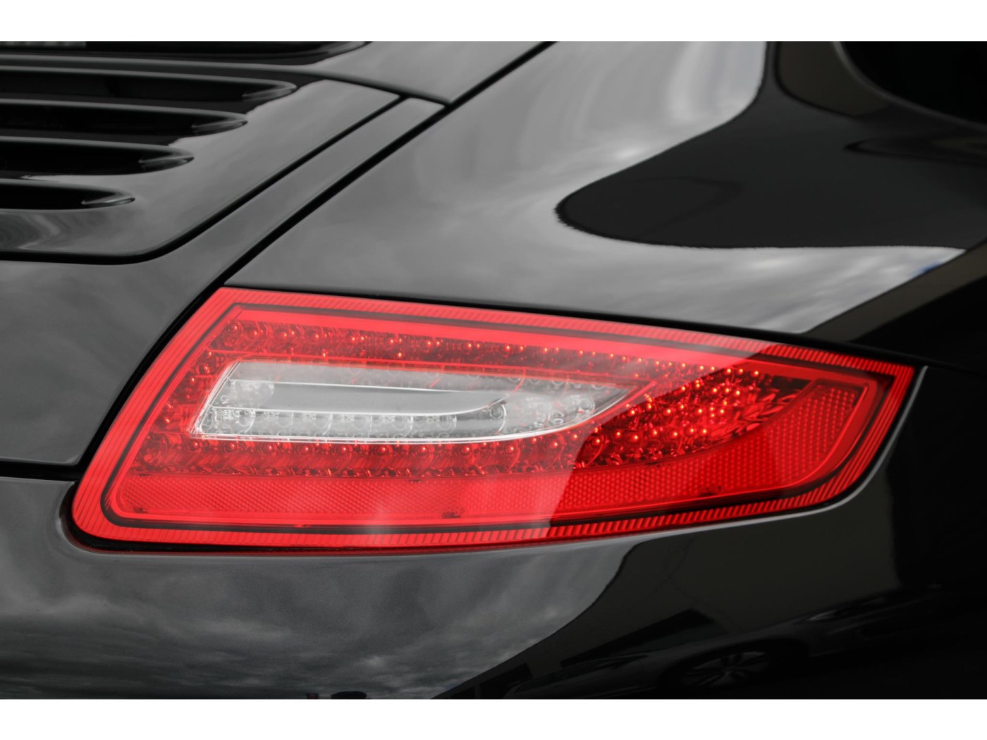 Porsche 911 3.8 Carrera S (997) 355pk | PCCM Plus | 19 inch | Youngtimer | — foto 32 van 36