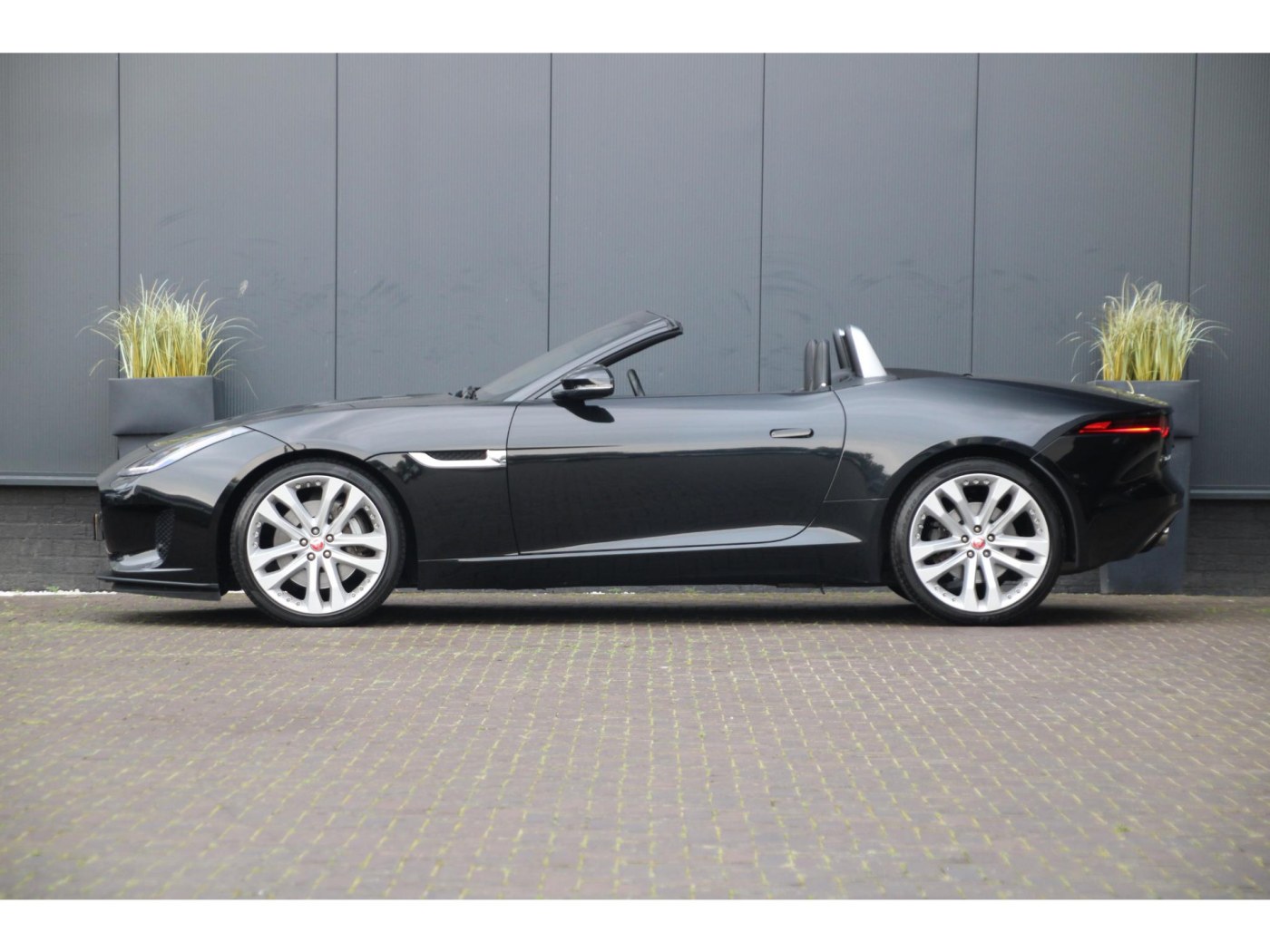 Jaguar F-Type P340 R-Dynamic | NL-auto | Drive pack | 20 inch | — foto 46 van 50