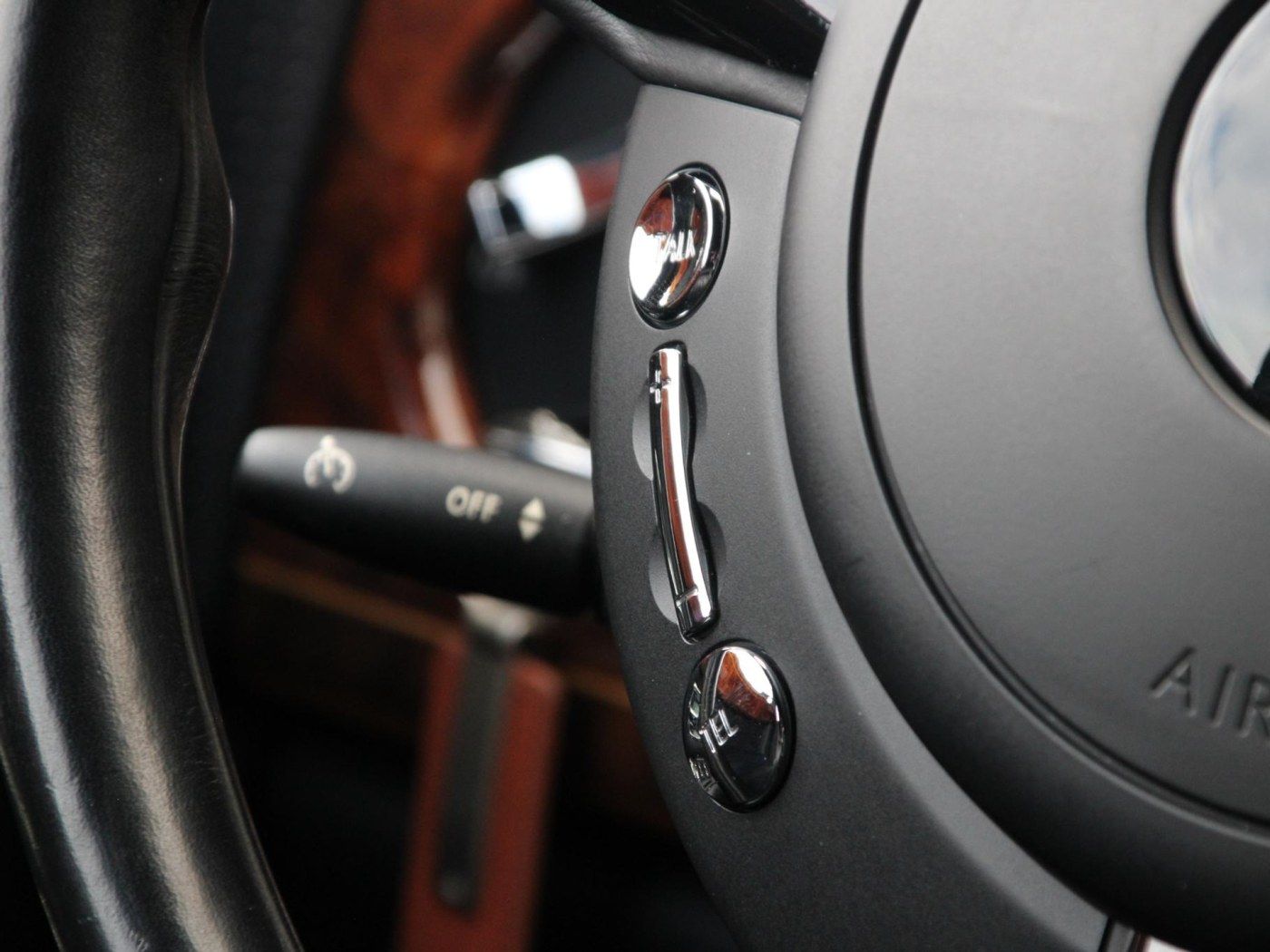 Rolls-Royce Phantom VII 6.75 EWB | Power Close Doors | — foto 75 van 102