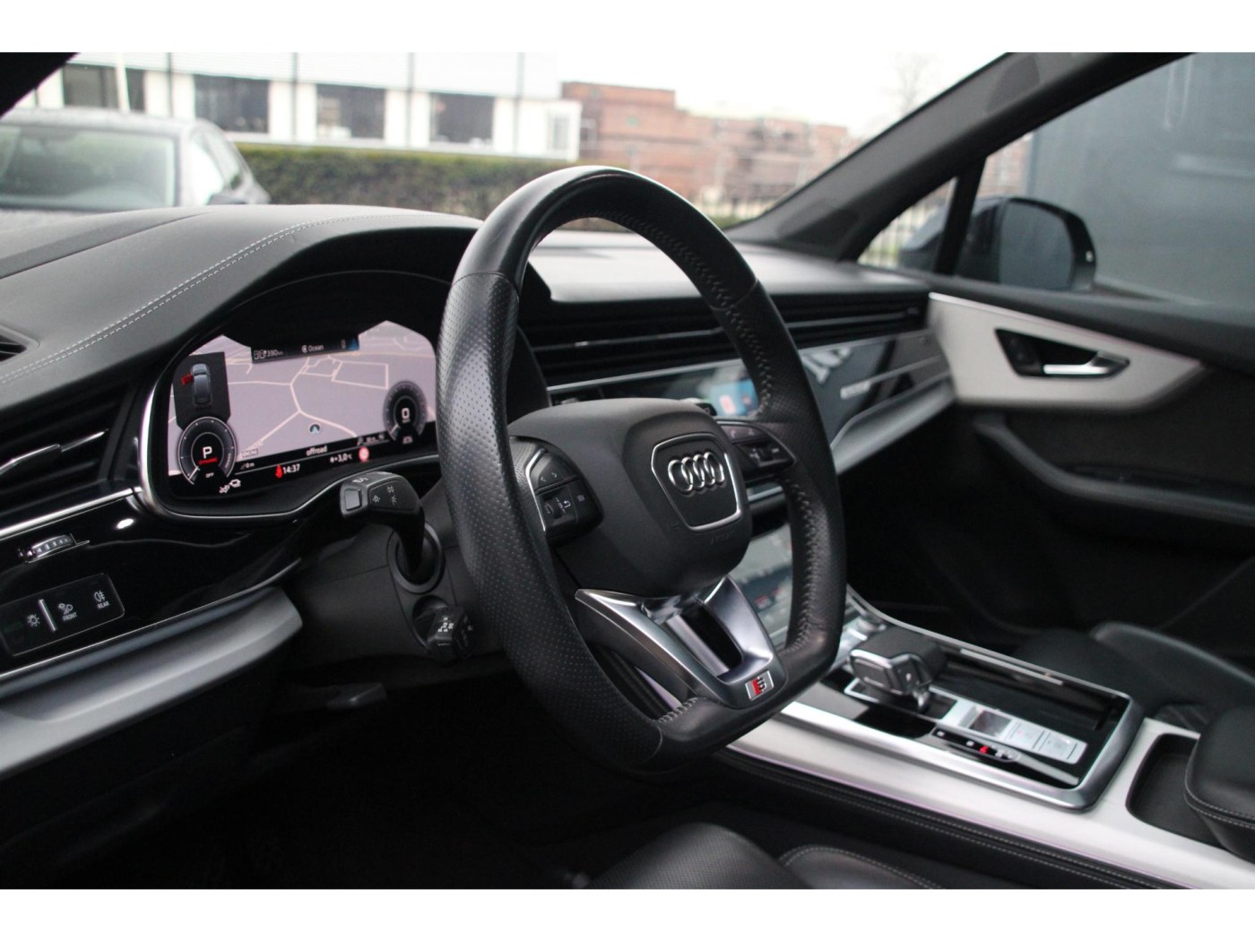Audi Q7 60 TFSIe Competition | 456pk | S-Stoelen | Trekhaak | BOSE | — foto 17 van 45