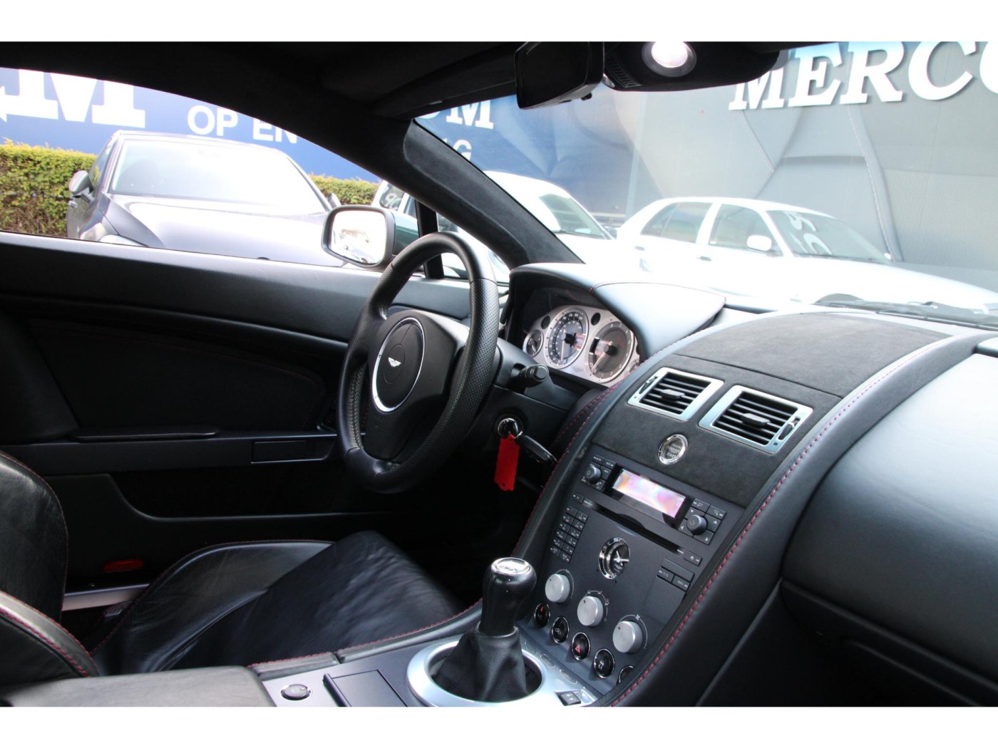 Aston Martin V8 Vantage | Handbak 6 | Green Black | BTW-auto | — foto 3 van 42