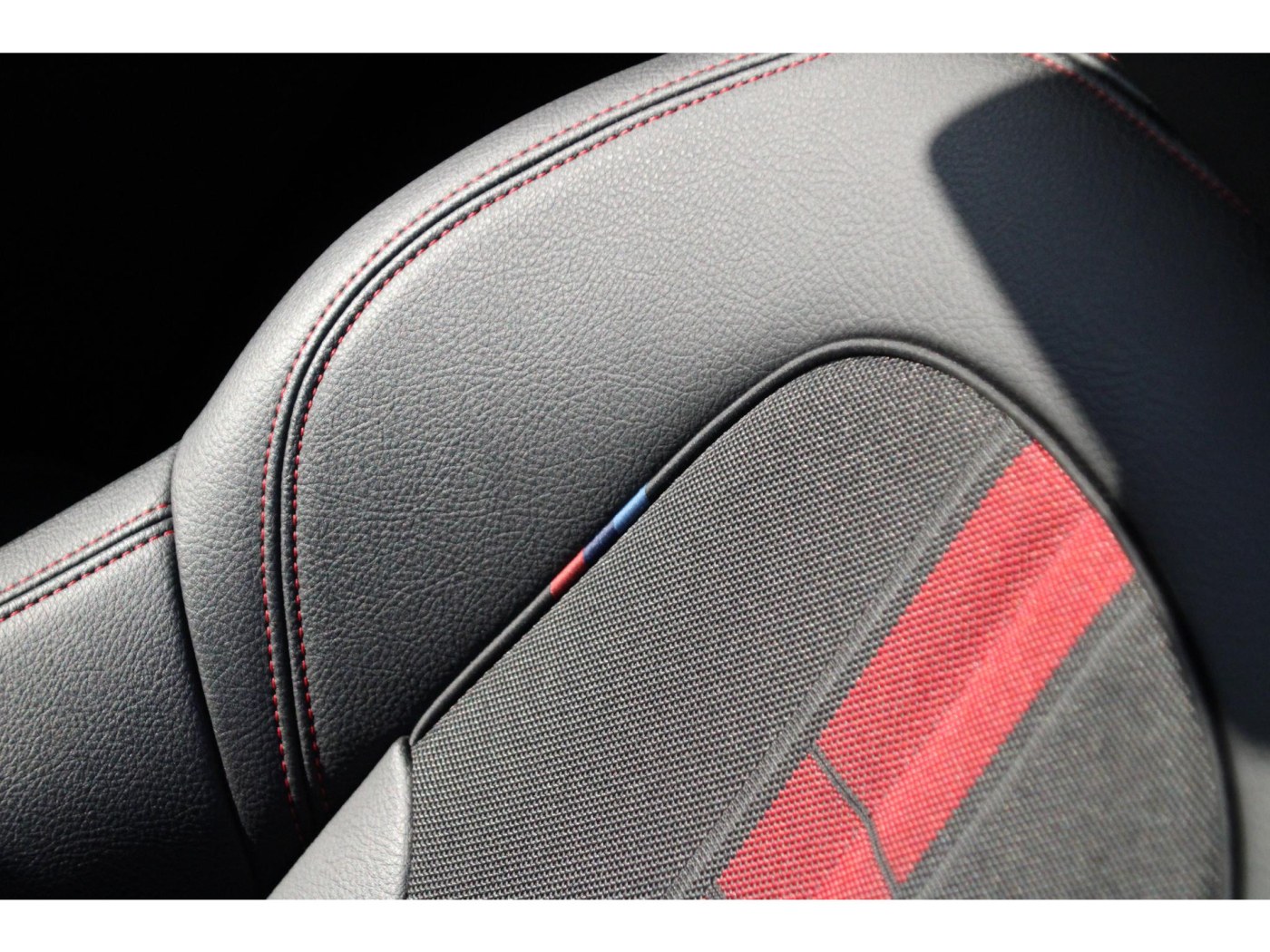BMW 1-serie 128ti Executive Edition — foto 19 van 39