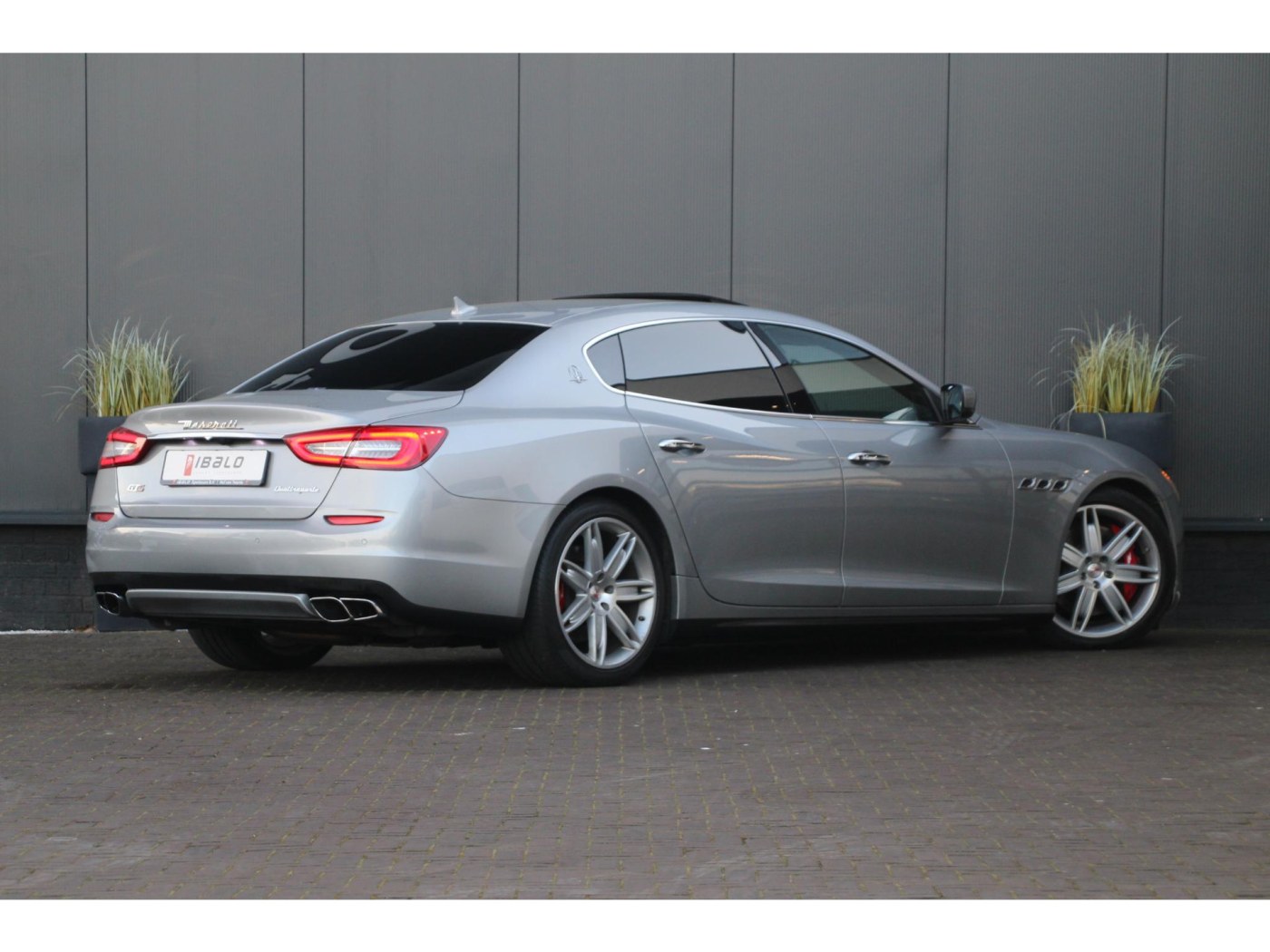Maserati Quattroporte 3.8 V8 GTS | 530pk |  BTW | Schuifdak | B&W Audio | — foto 2 van 42