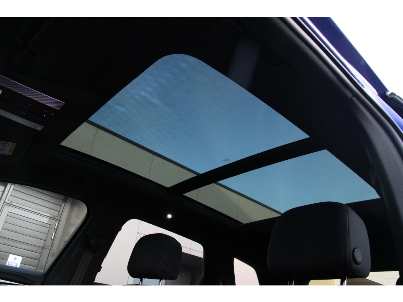 Volkswagen Touareg R 4Motion | 462pk | Massage | Nachtzicht | — foto 33 van 64