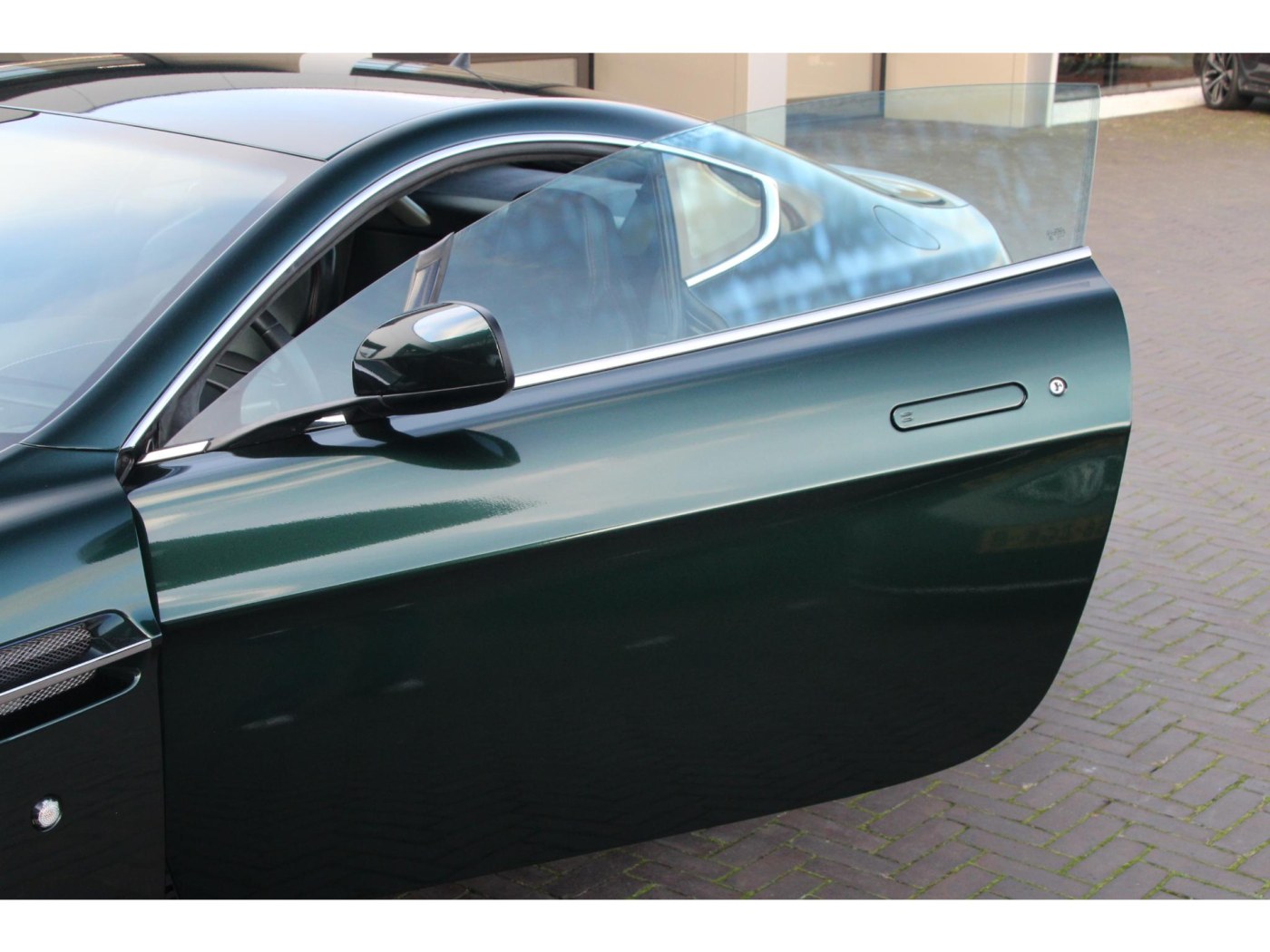 Aston Martin V8 Vantage | Handbak 6 | Green Black | BTW-auto | — foto 36 van 42