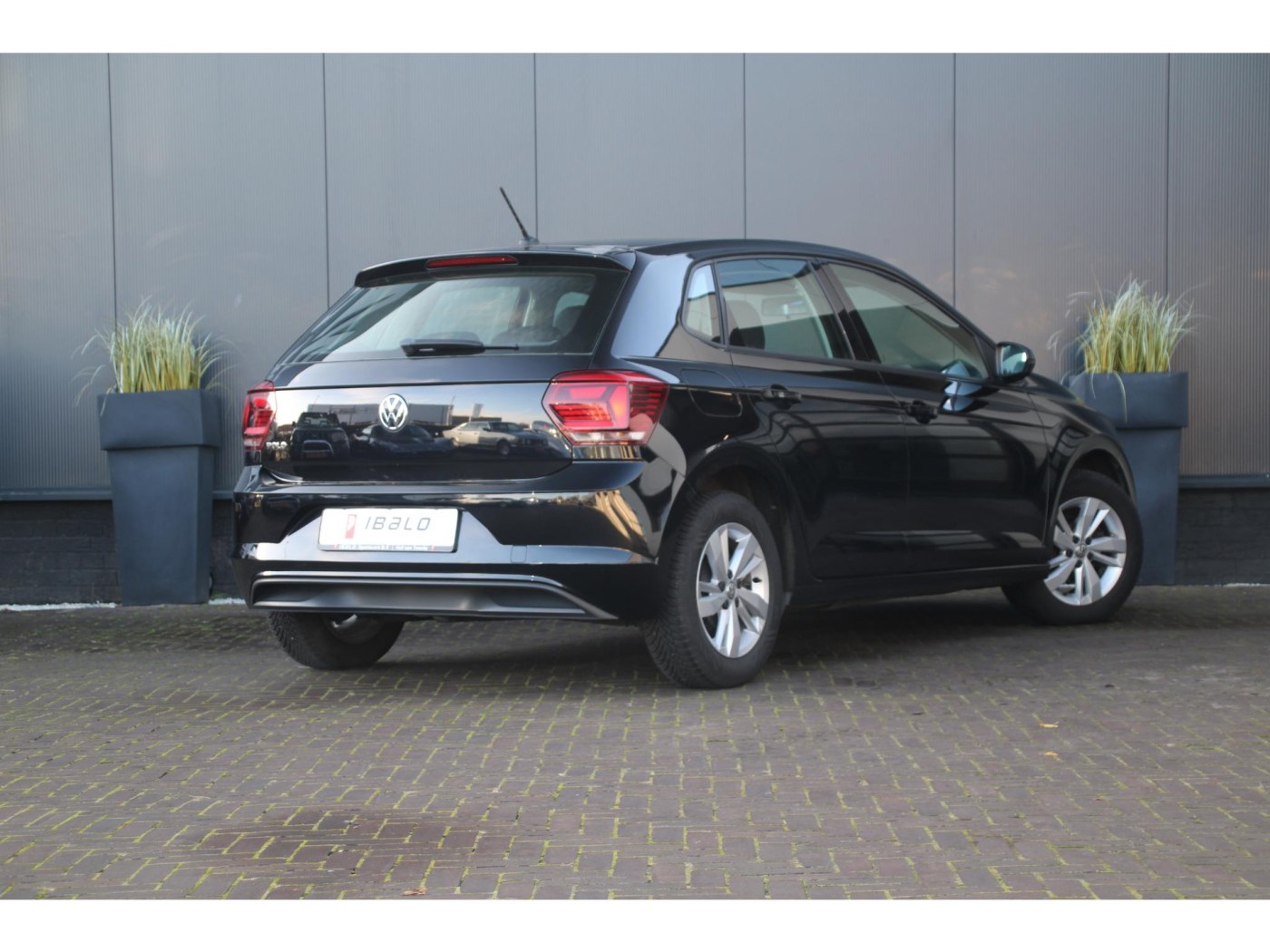 Volkswagen Polo 1.0 TSI Comfortline | Adaptive Cruise | Apple Carplay | Deep Black | — foto 2 van 27