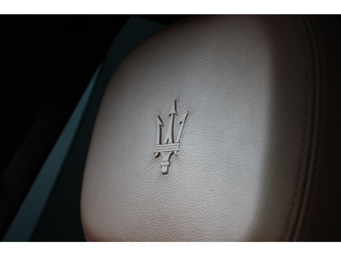 Maserati Quattroporte 3.8 V8 GTS | 530pk |  BTW | Schuifdak | B&W Audio | — foto 17 van 42