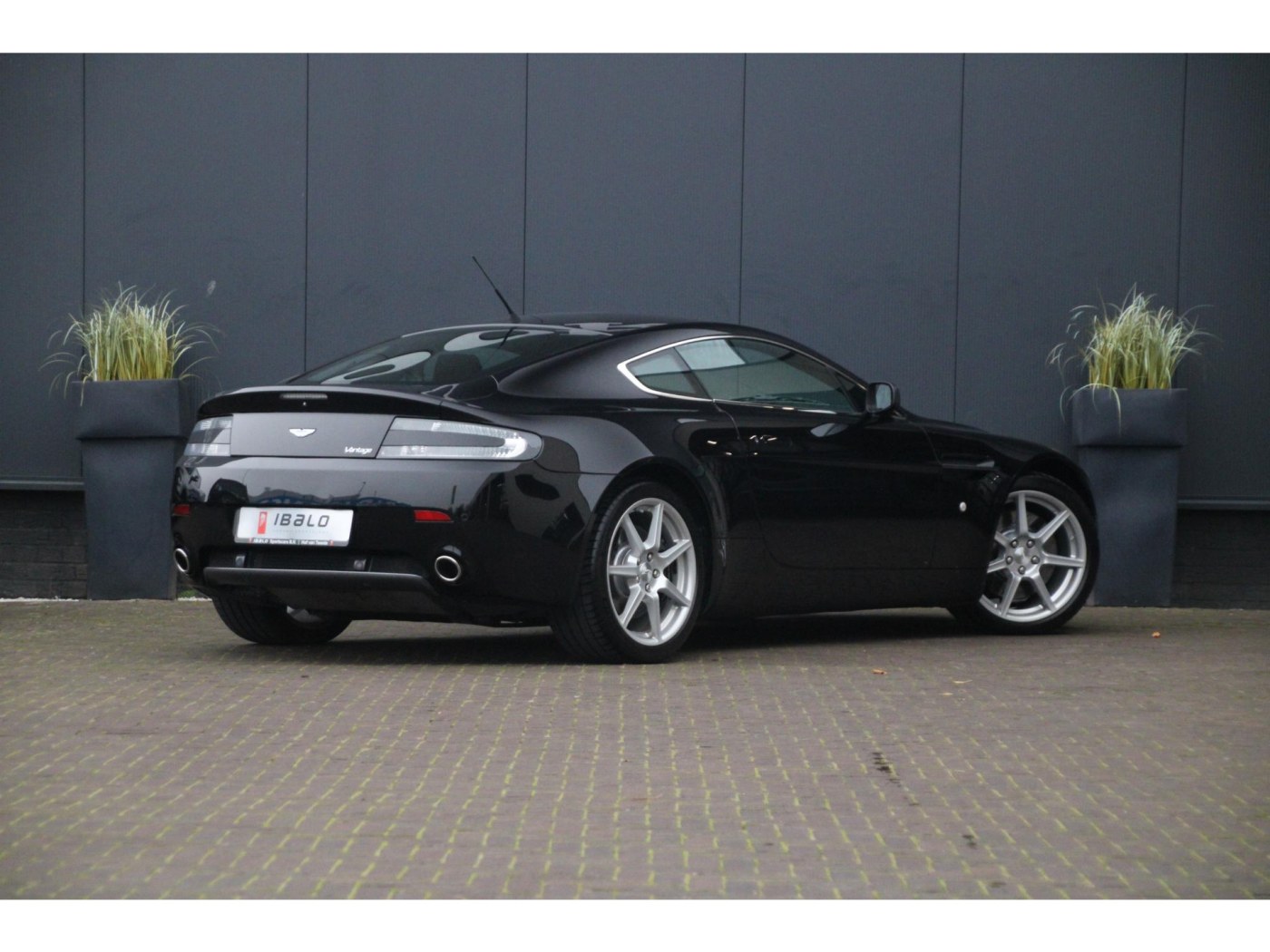 Aston Martin V8 Vantage V8 | NL-auto | Handbak 6 | 2e eigenaar | — foto 2 van 49