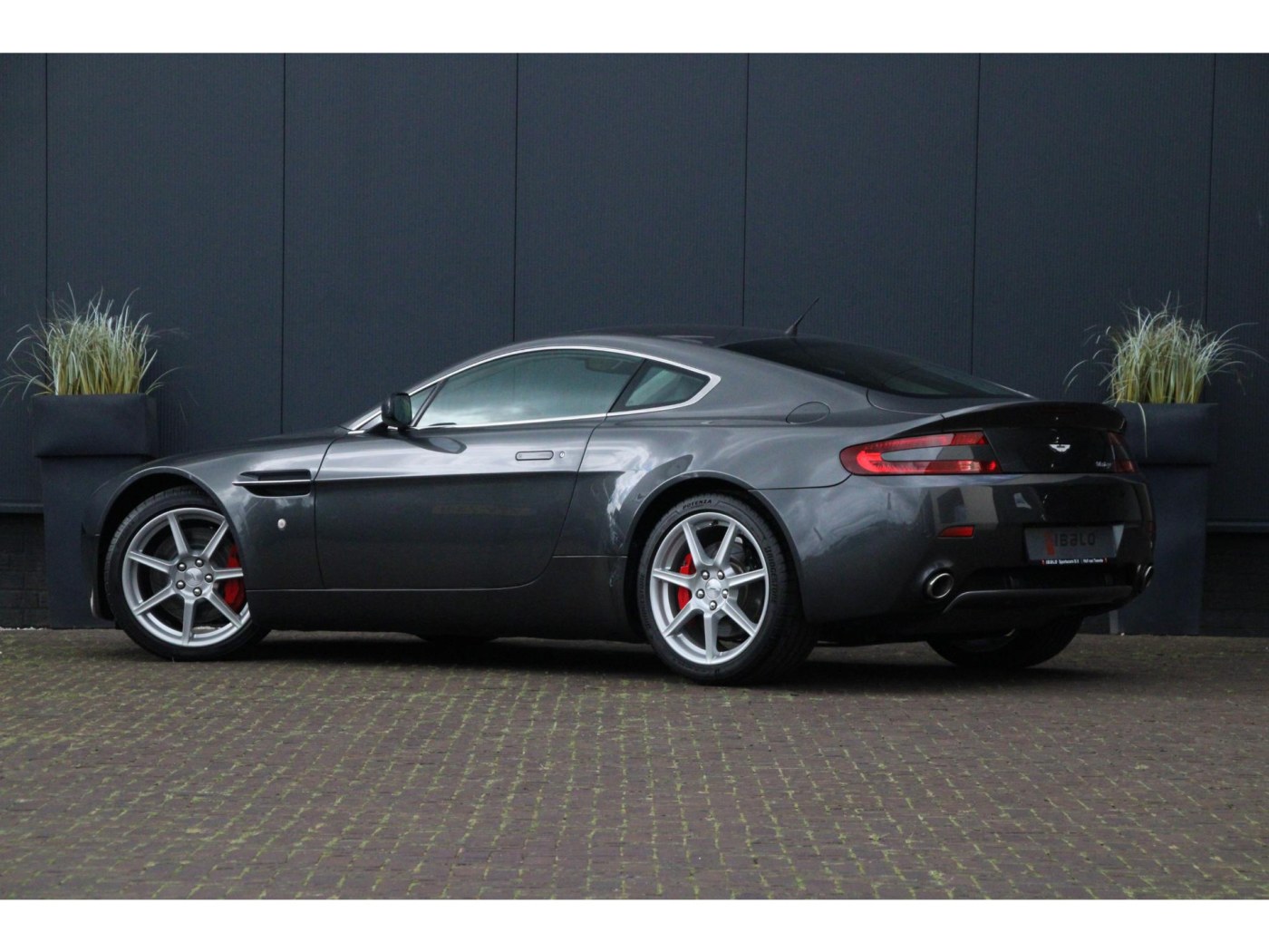 Aston Martin V8 Vantage | Handbak 6 | Youngtimer | BTW-auto | — foto 24 van 45
