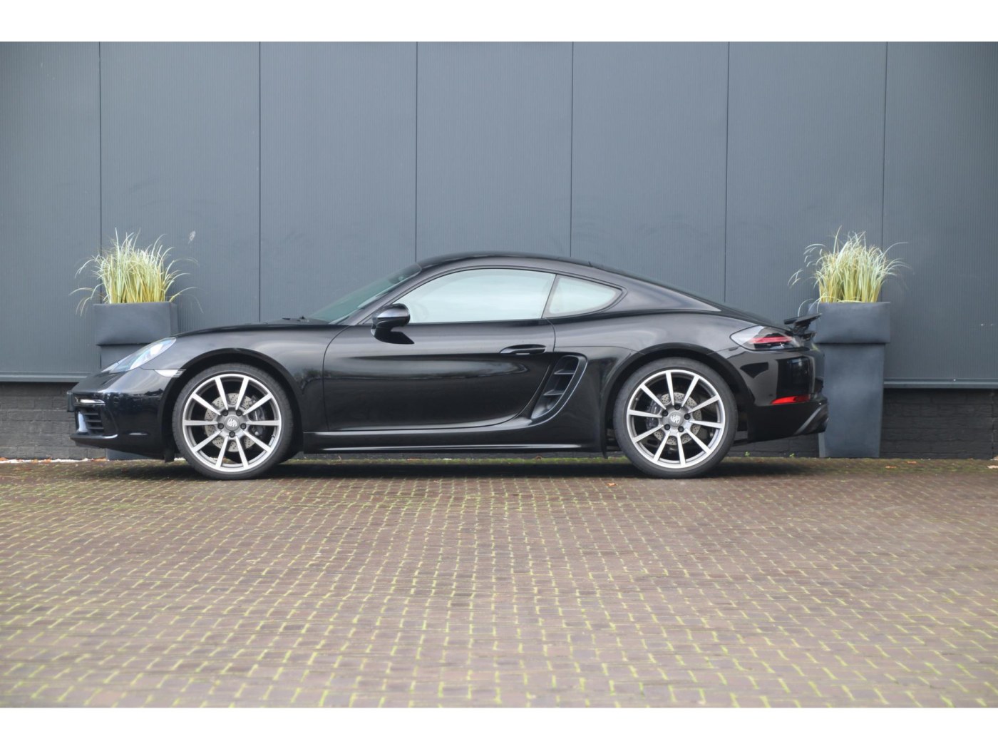Porsche 718 Cayman 2.0 Porsche 718 Cayman | 300pk | Sportuitlaat | 1e eigenaar | — foto 10 van 31